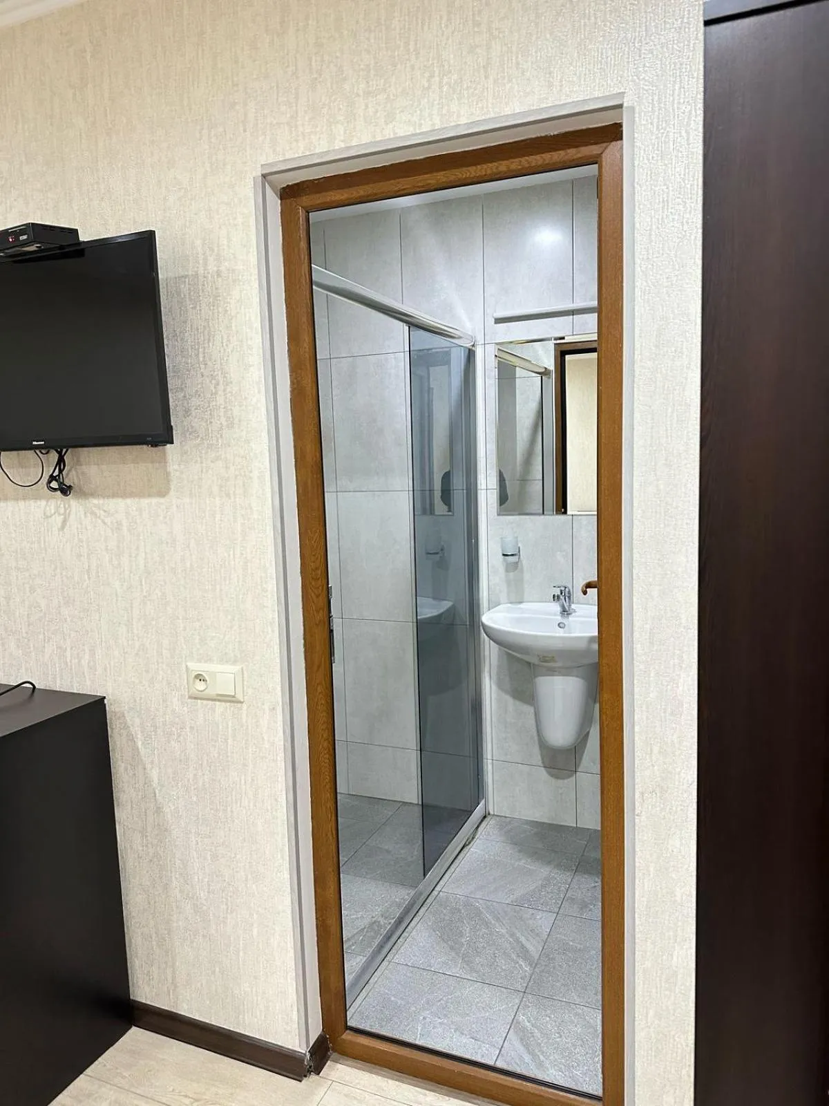 Shower in Hotel Aira Plaza