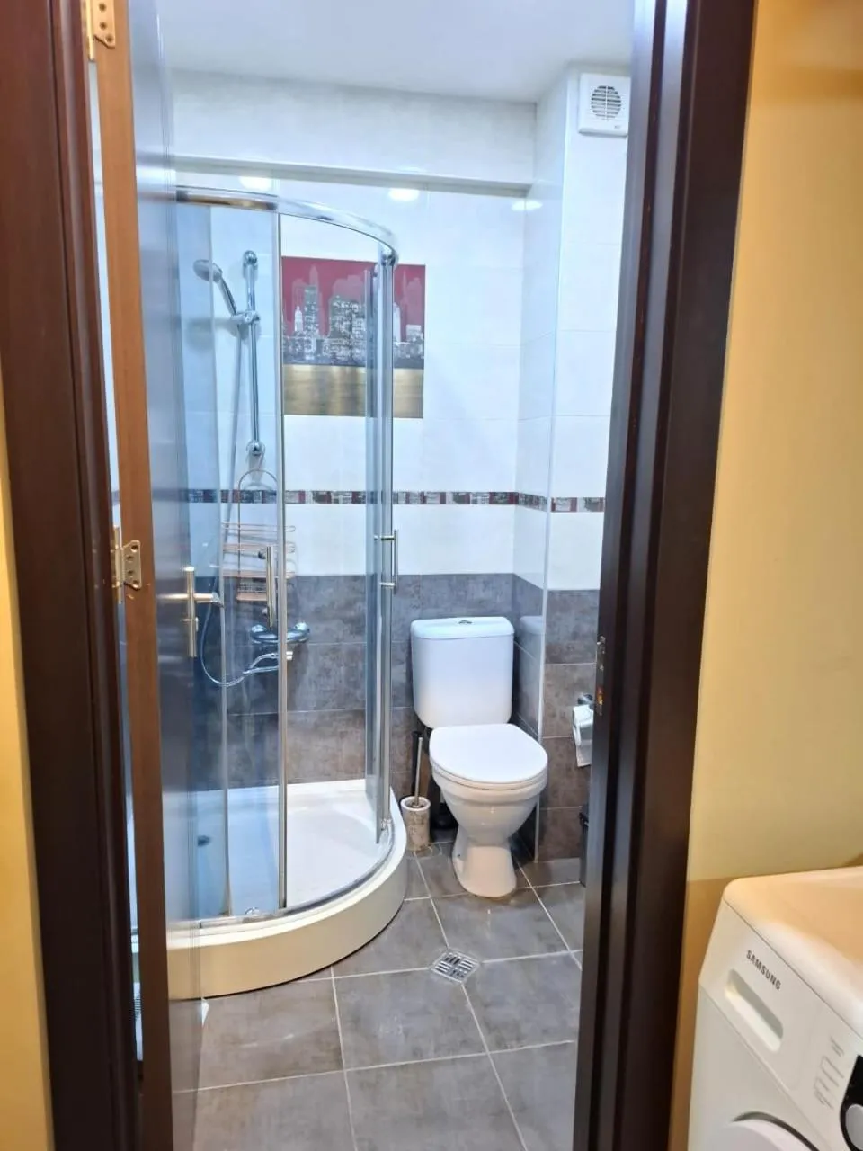 Shower in Hotel Aira Plaza