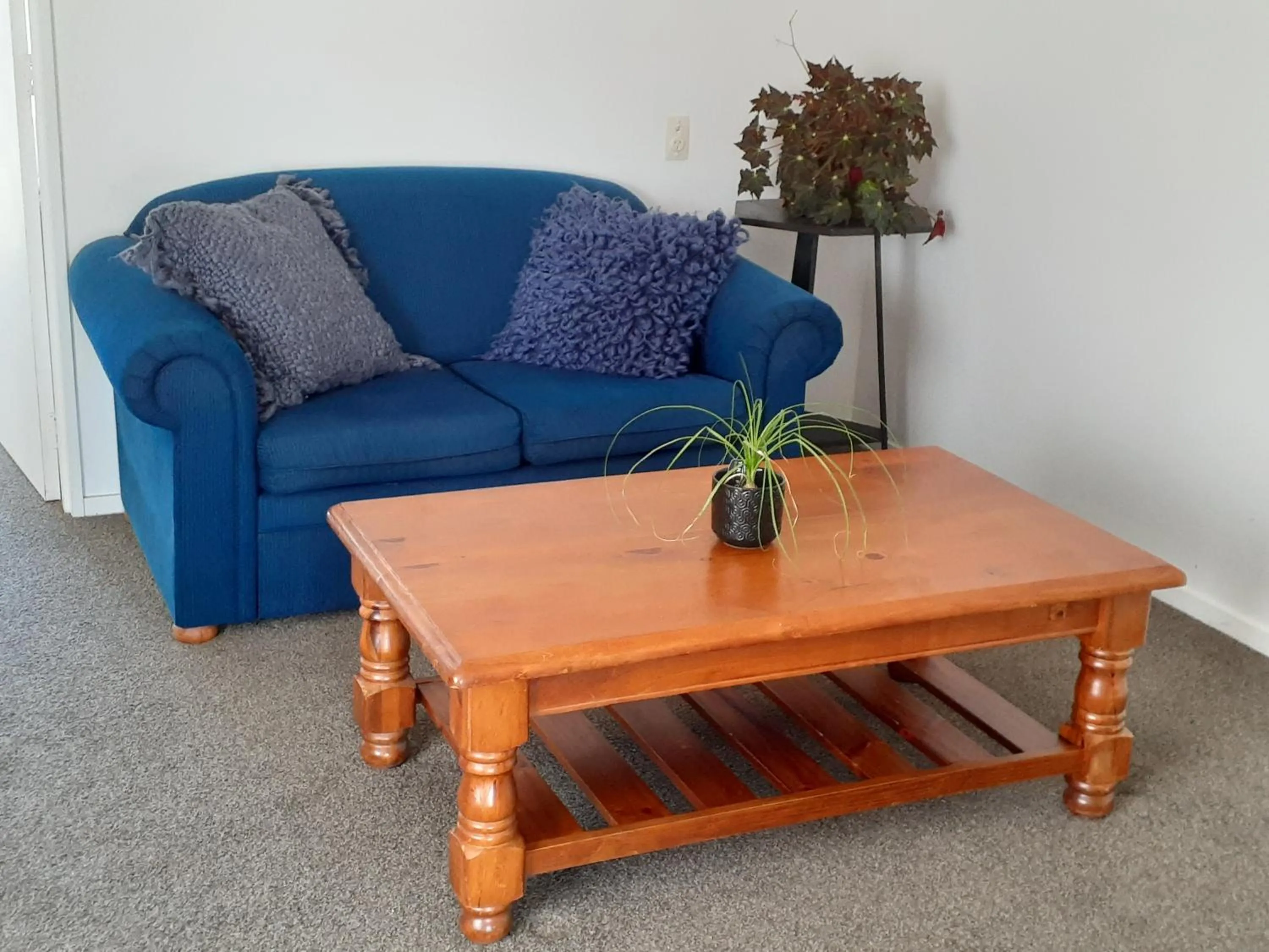Seating area in Golden Bay Motel
