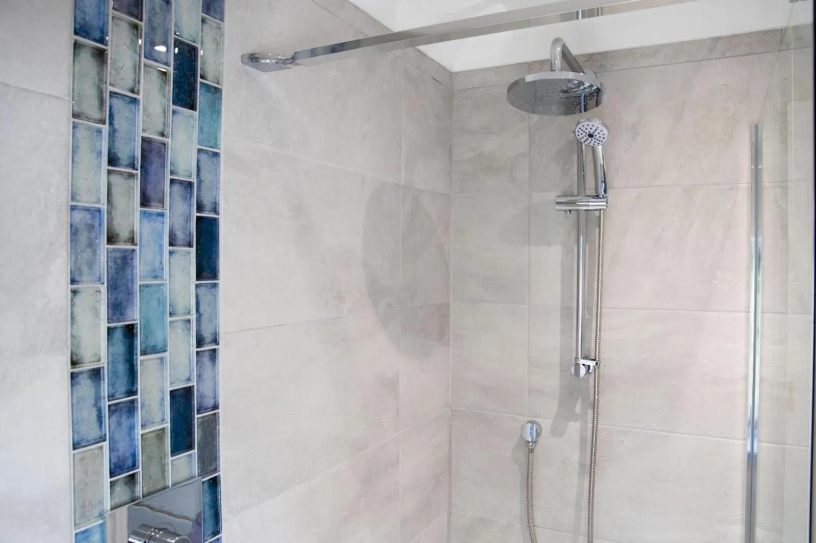 Bathroom in Tresithick Vean Bed and Breakfast