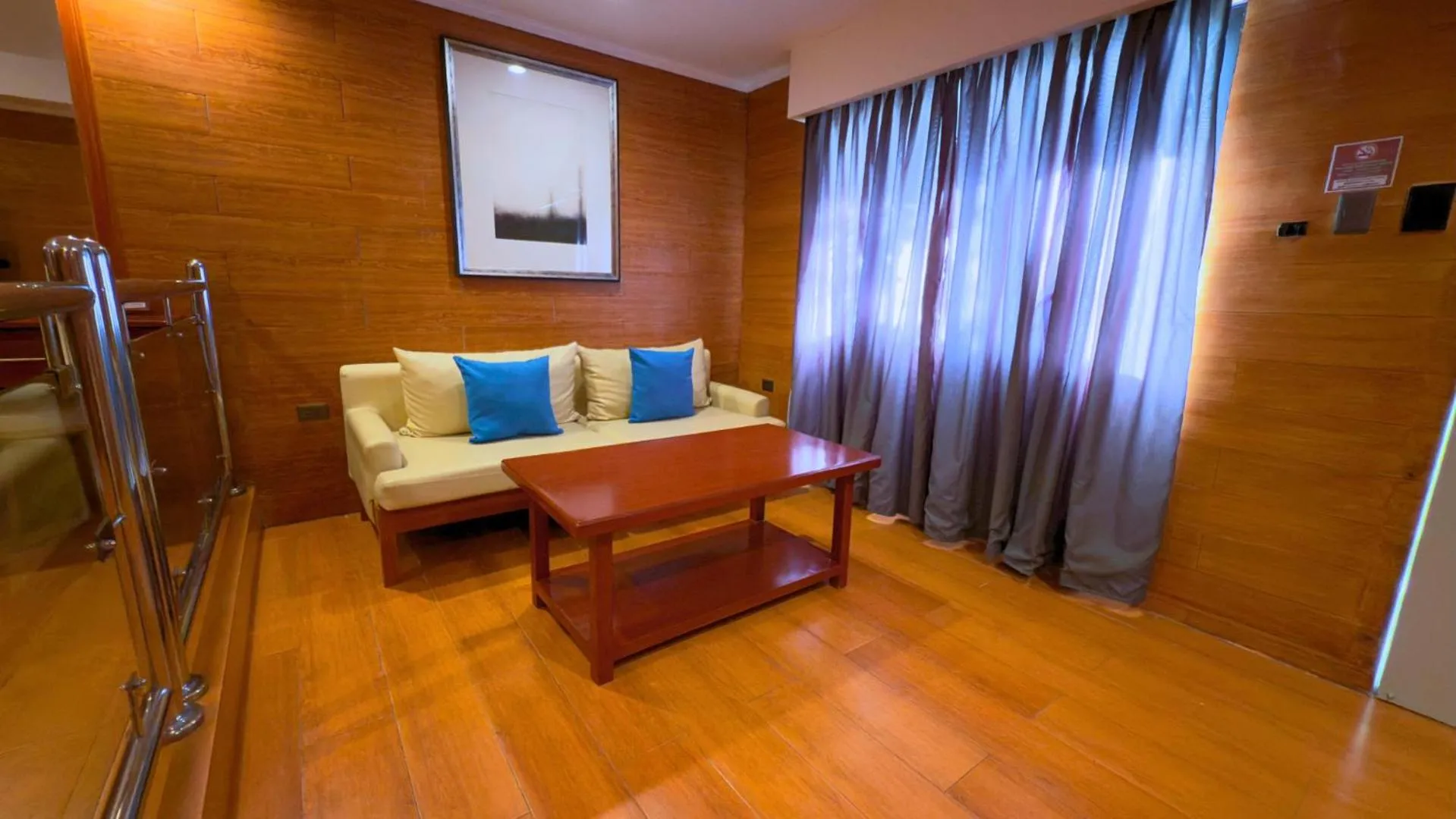 Seating area, Bed in Whiterock Beach Hotel and Waterpark