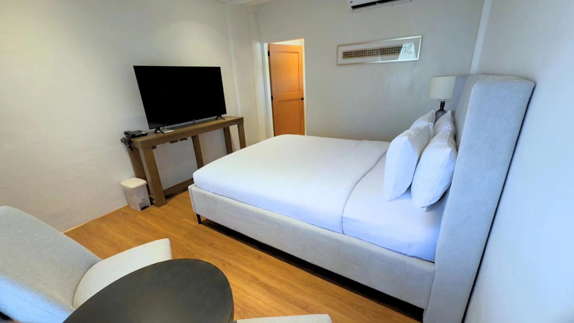 Bedroom, Bed in Whiterock Beach Hotel and Waterpark