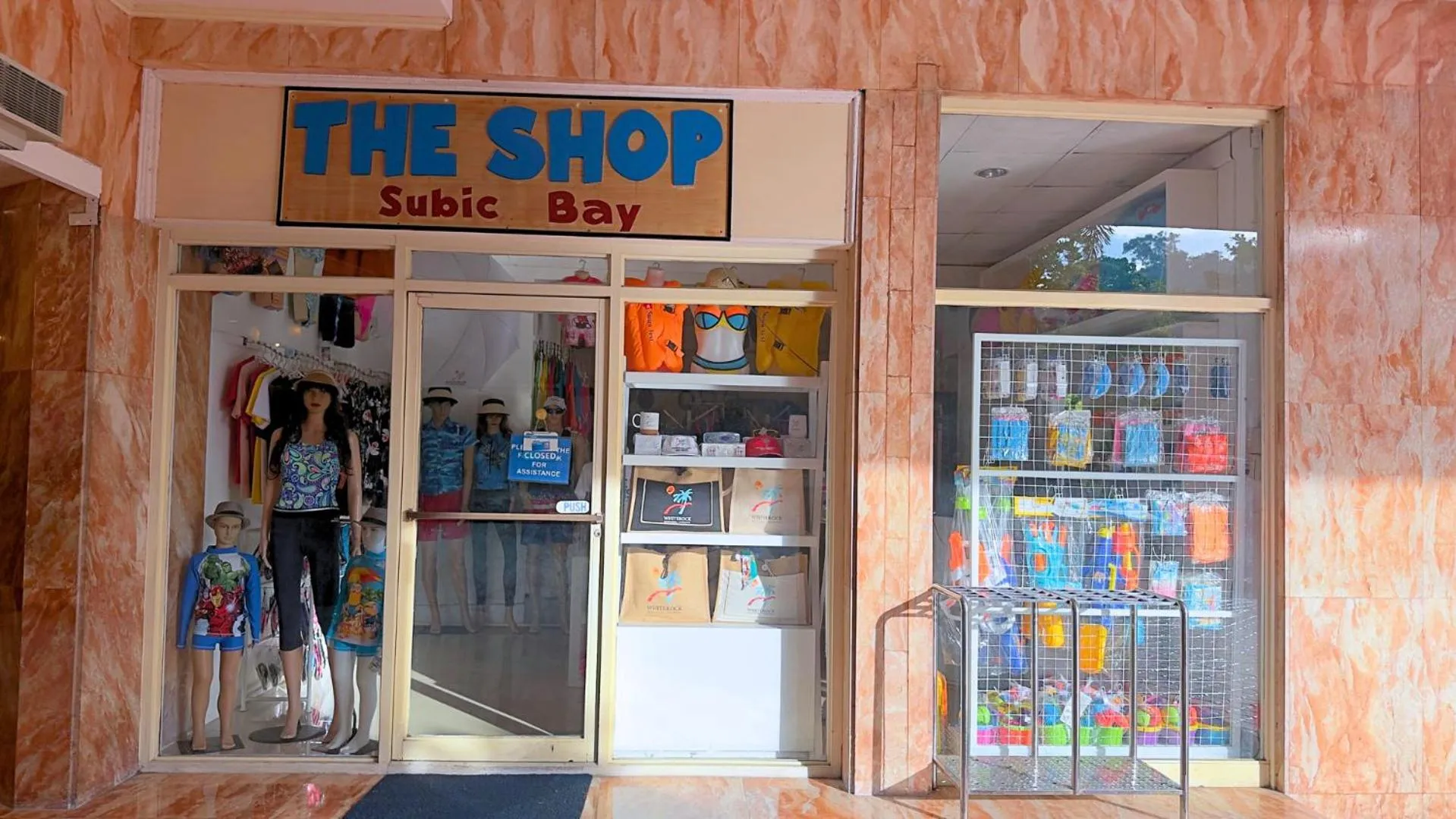 On-site shops in Whiterock Beach Hotel and Waterpark