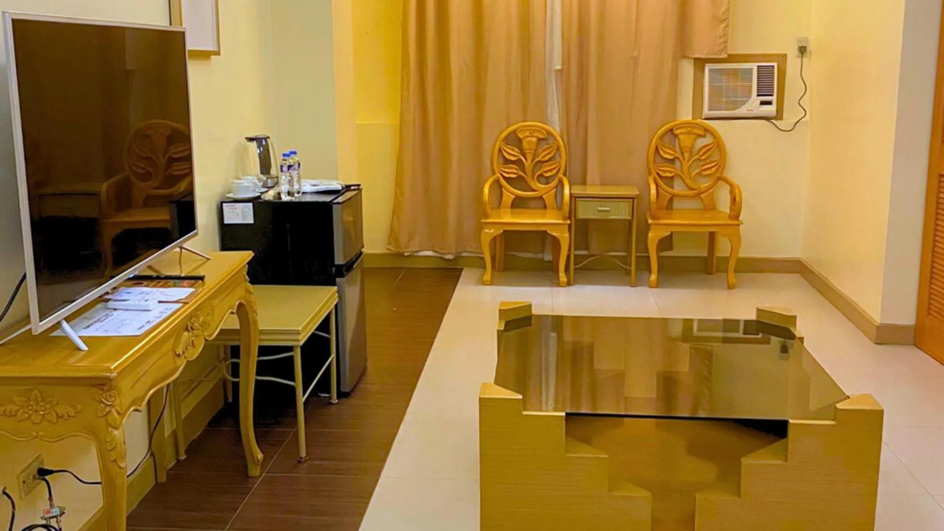 Seating area in Whiterock Beach Hotel and Waterpark