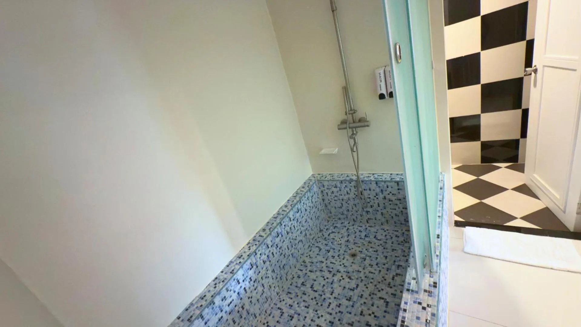 Bath in Whiterock Beach Hotel and Waterpark