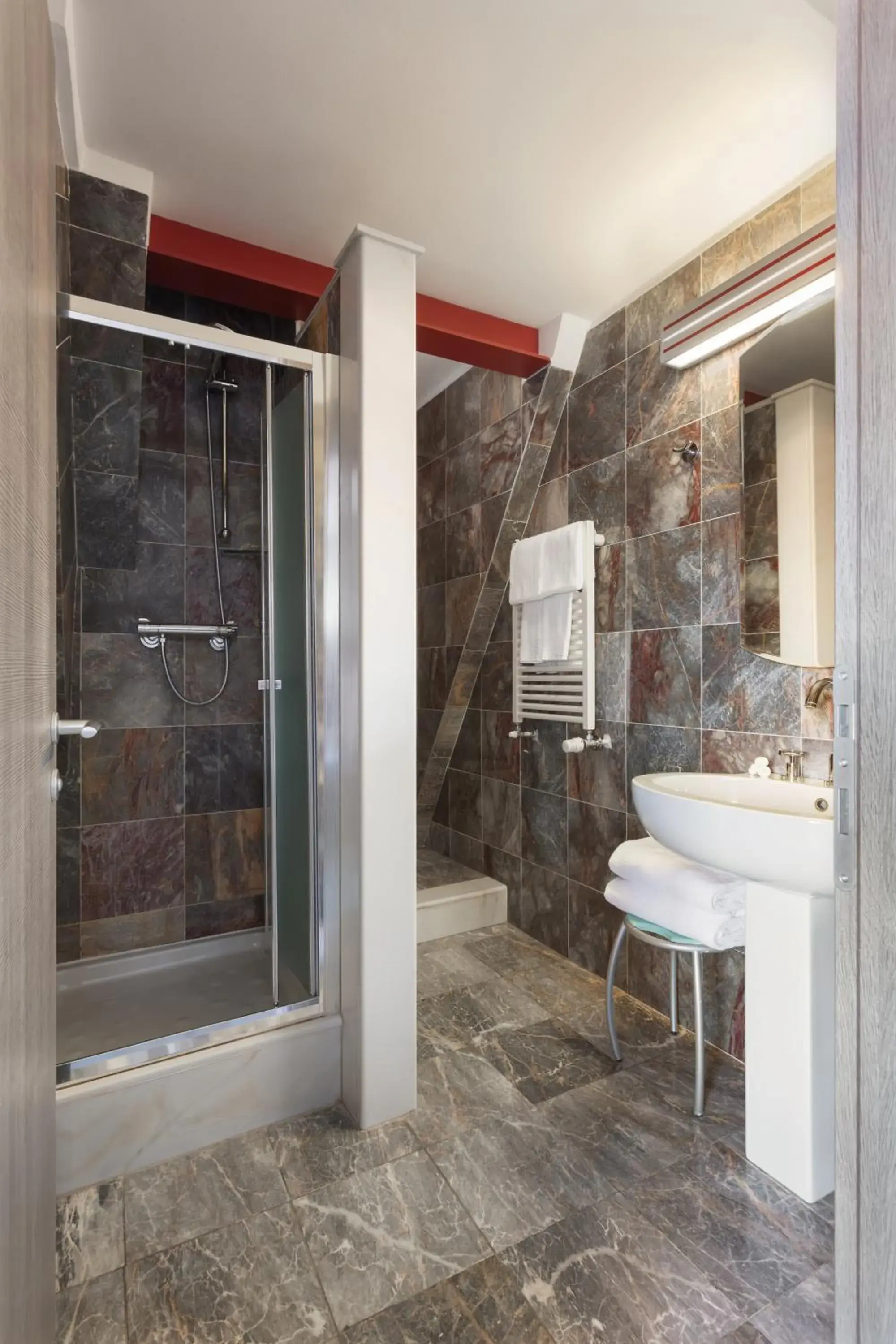 Quadruple Room with Balcony in Hotel Lombardia Quadruple Room with Balcony in Hotel Lombardia