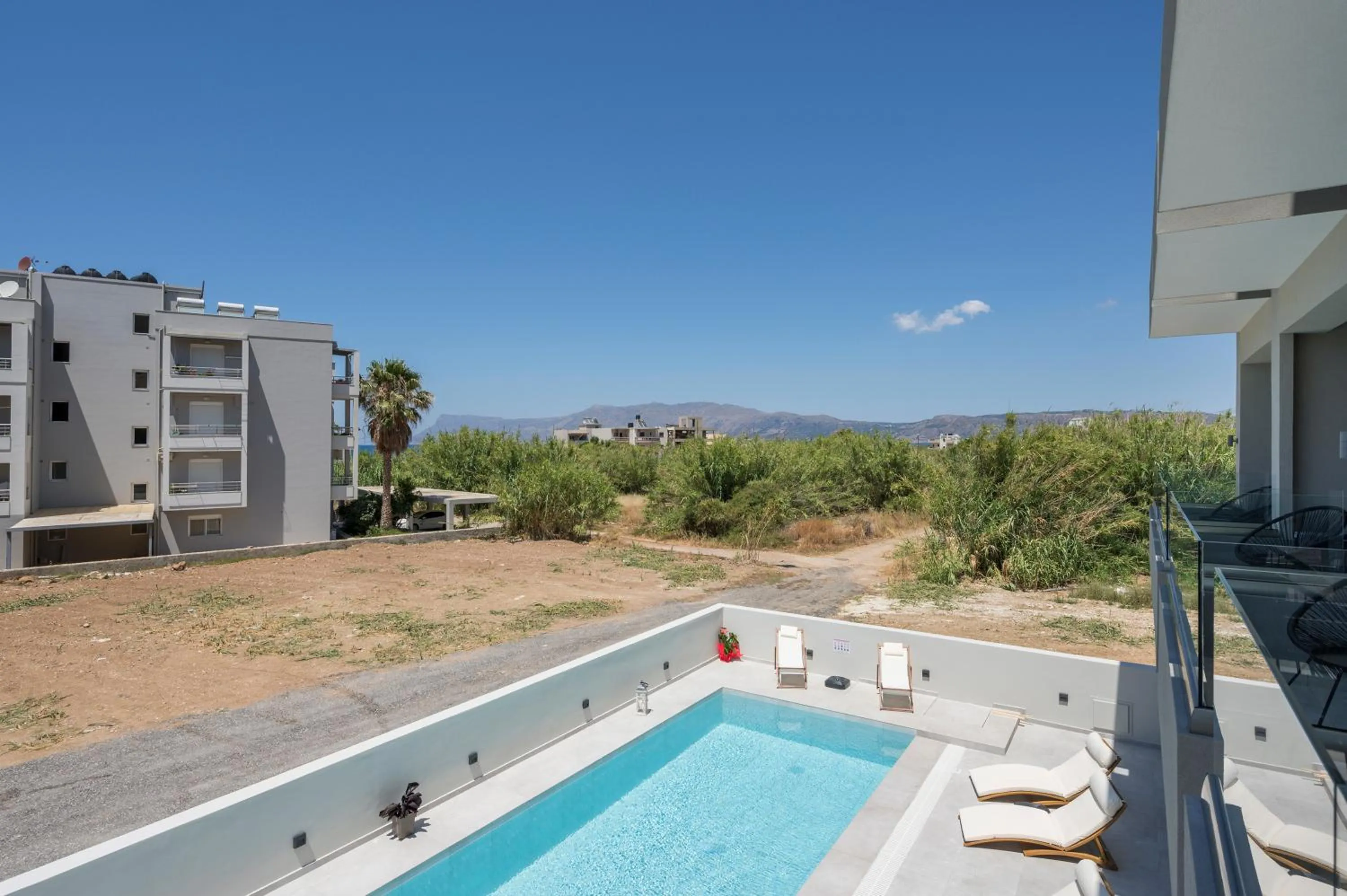 Pool view in Kallistefan