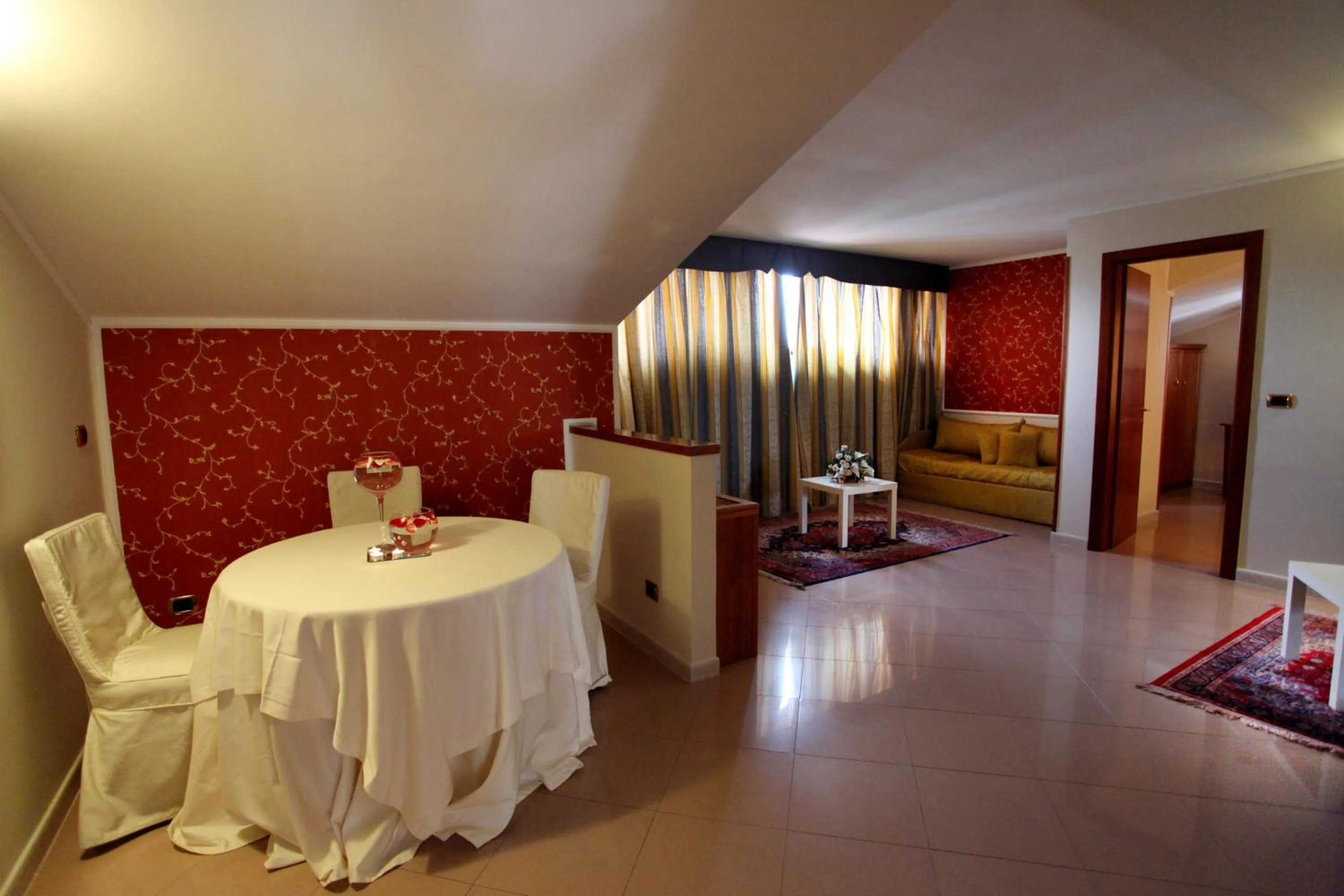 Dining area in Belsito Hotel