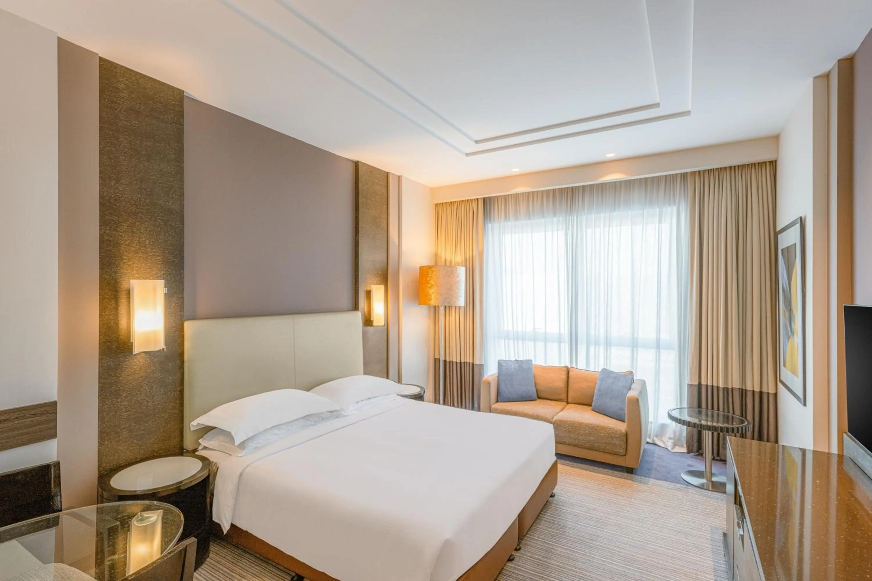 Bedroom, Bed in Four Points by Sheraton Al Ain