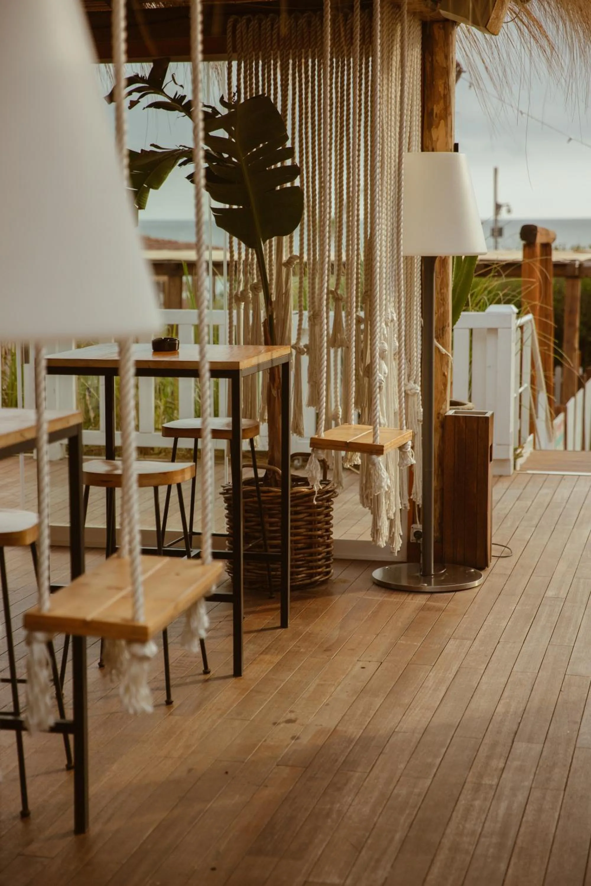 Restaurant/places to eat in Cumeja Beach Club & Hotel