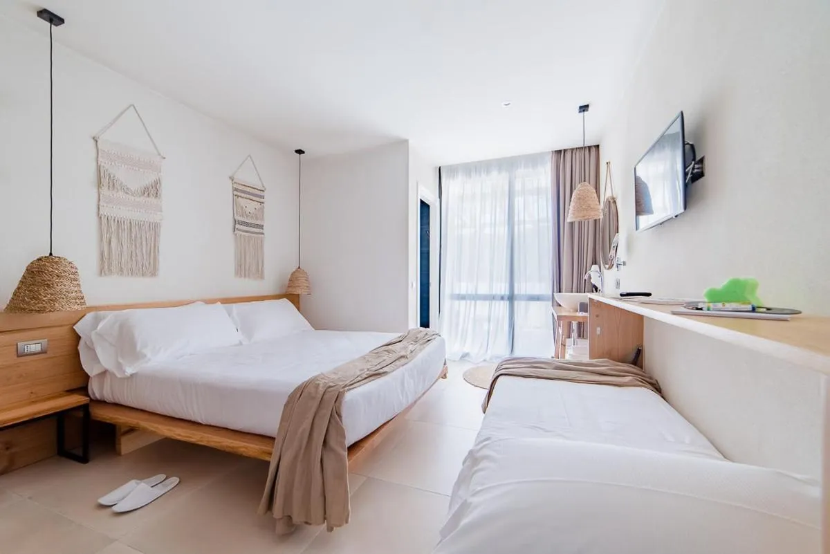 Bedroom, Bed in Cumeja Beach Club & Hotel