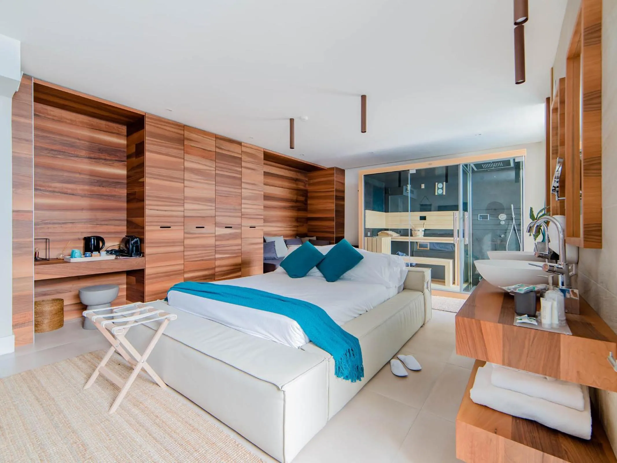 Sauna, Bed in Cumeja Beach Club & Hotel