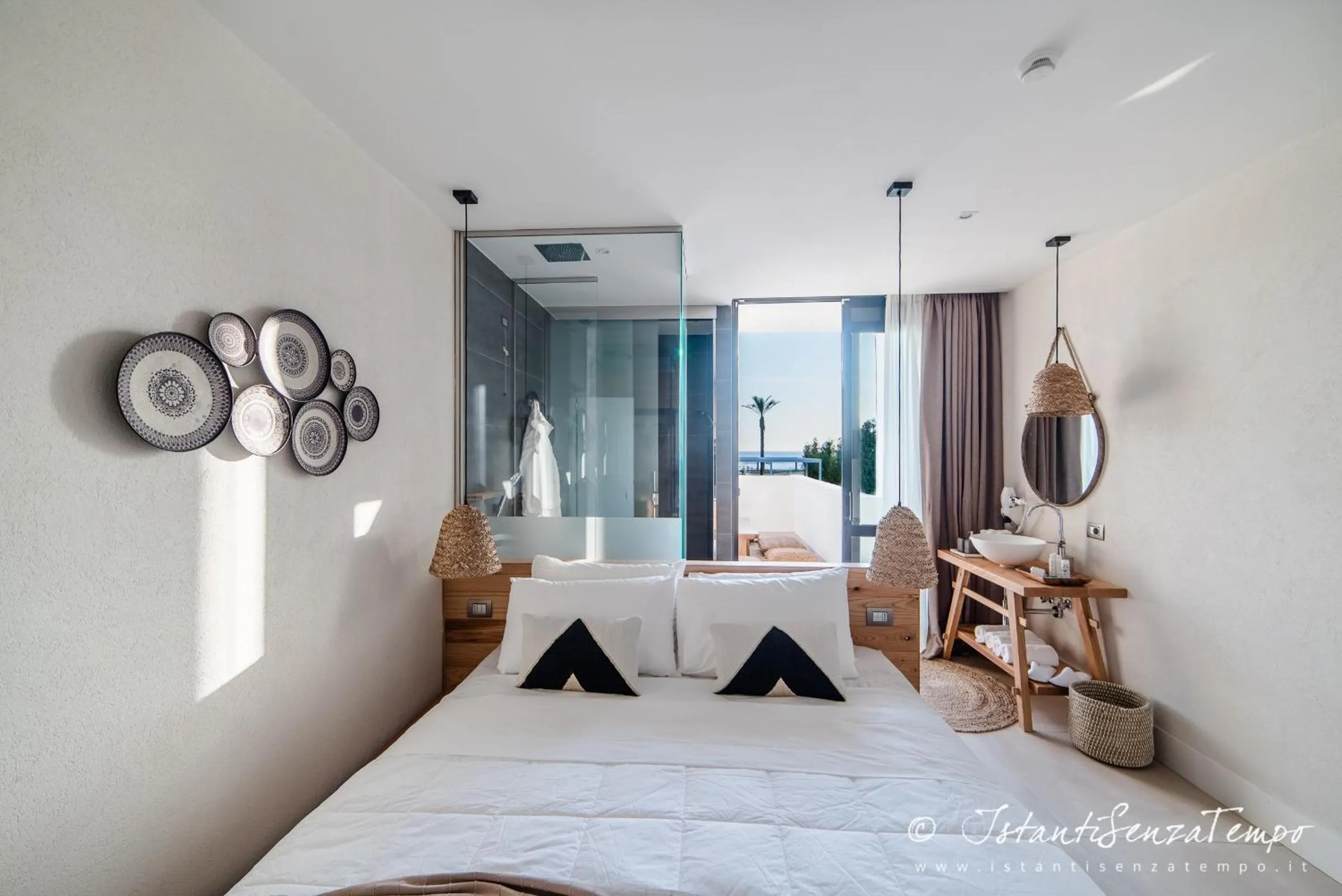 Photo of the whole room, Bed in Cumeja Beach Club & Hotel