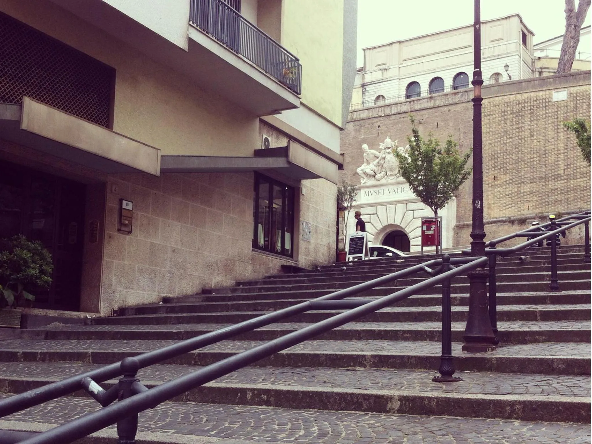 Facade/entrance in Vatican Dream