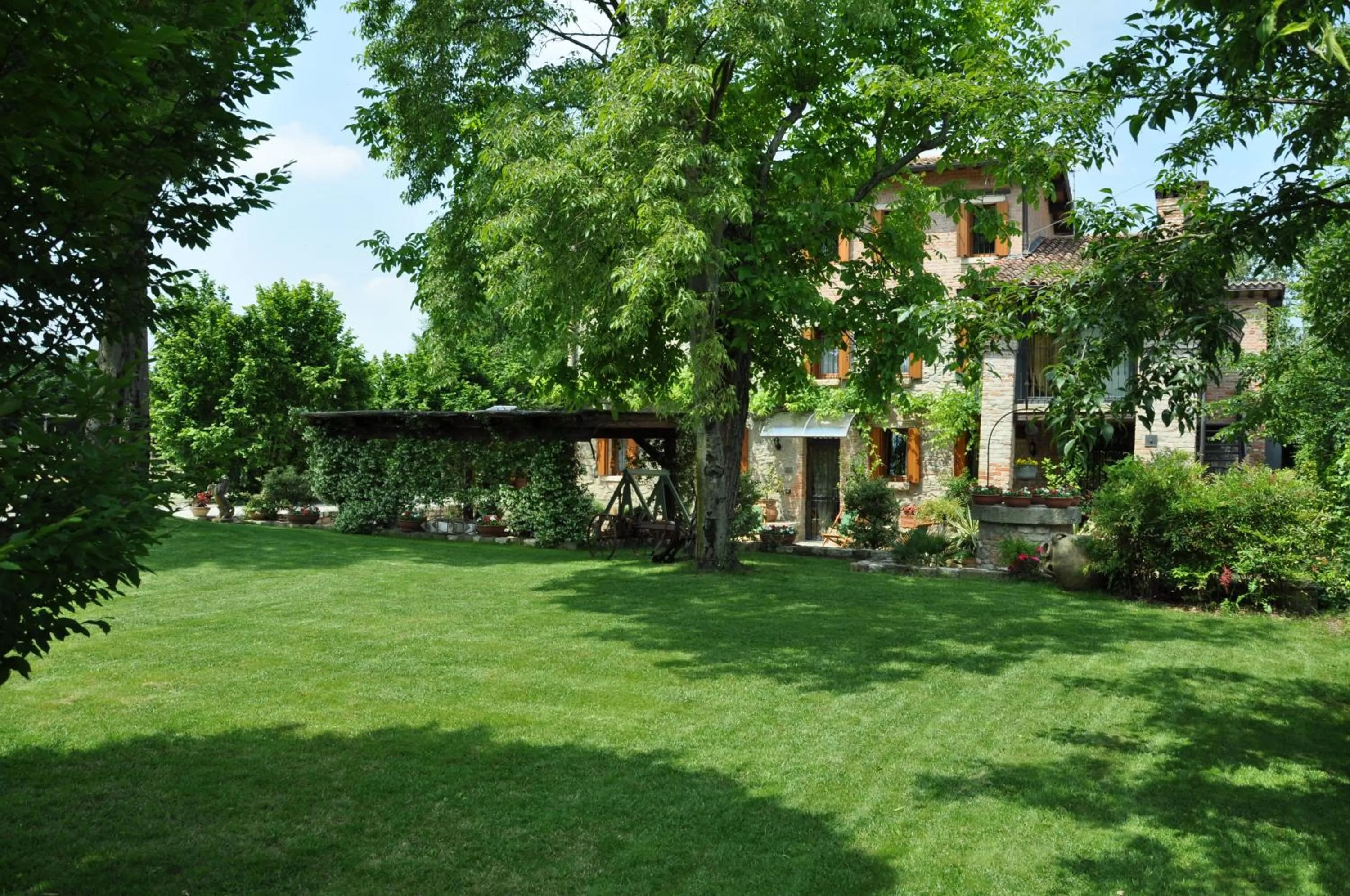 Garden view in Aiceltis