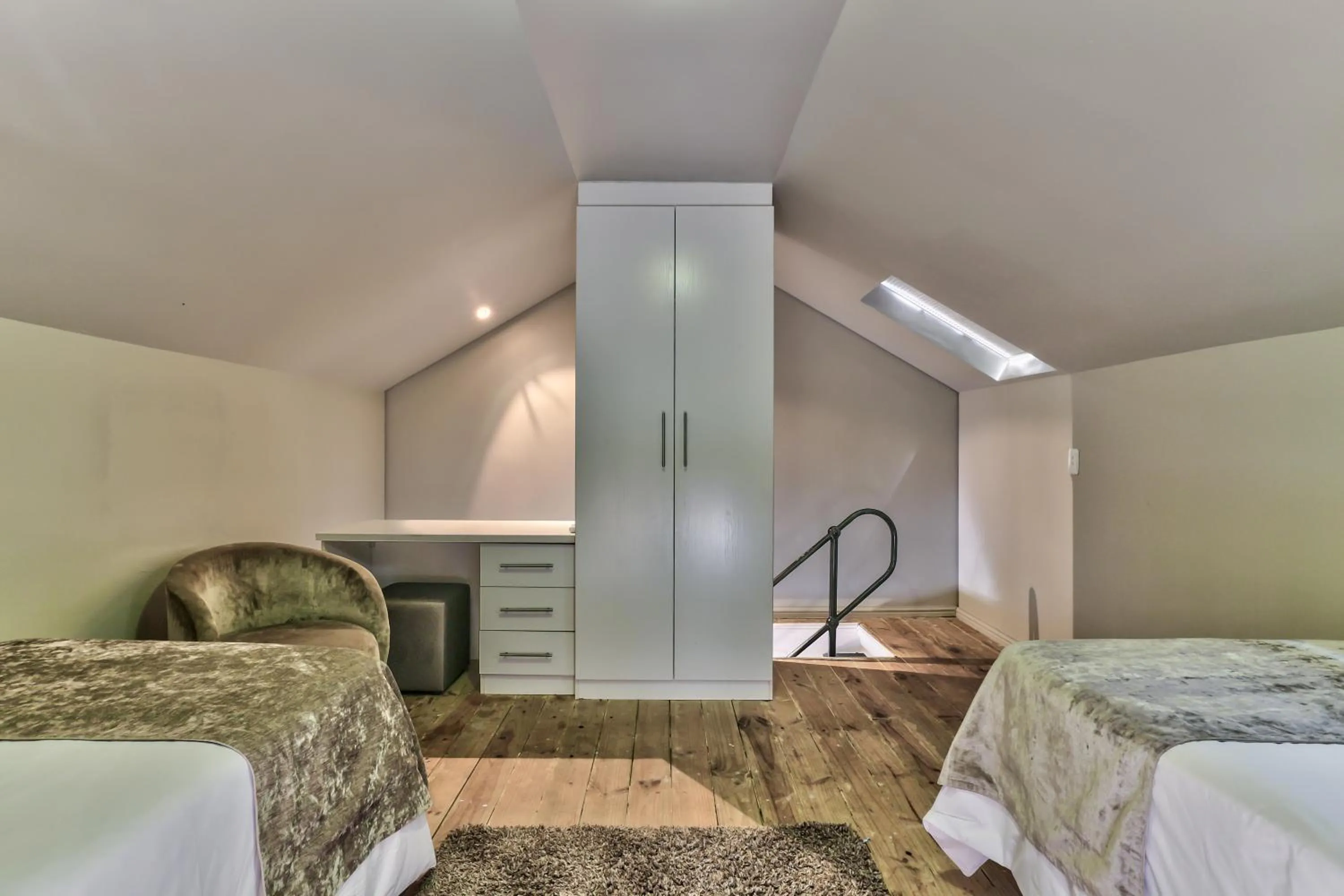 Bed in Heritage Square Apartments