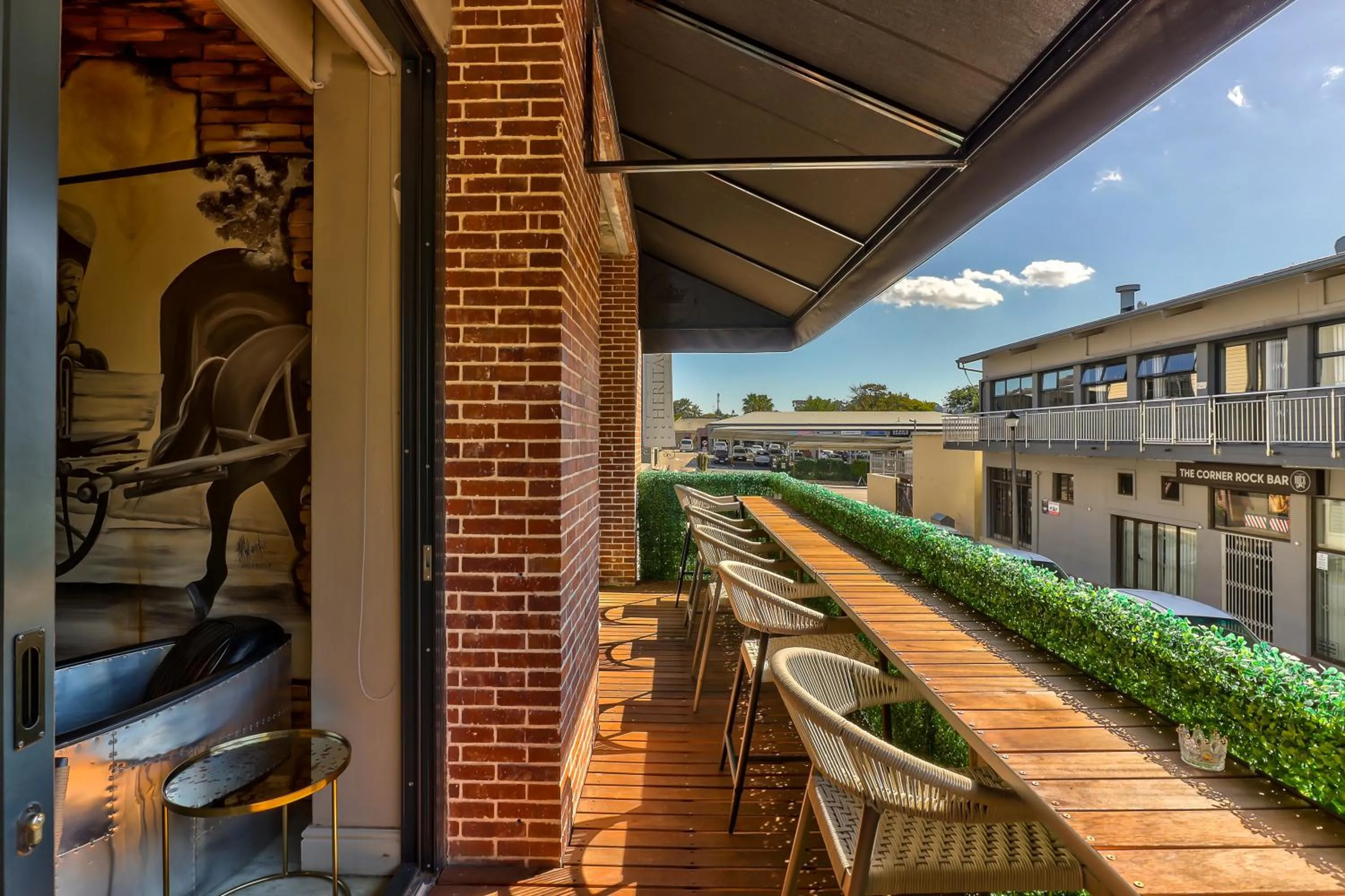 Restaurant/places to eat in Heritage Square Apartments