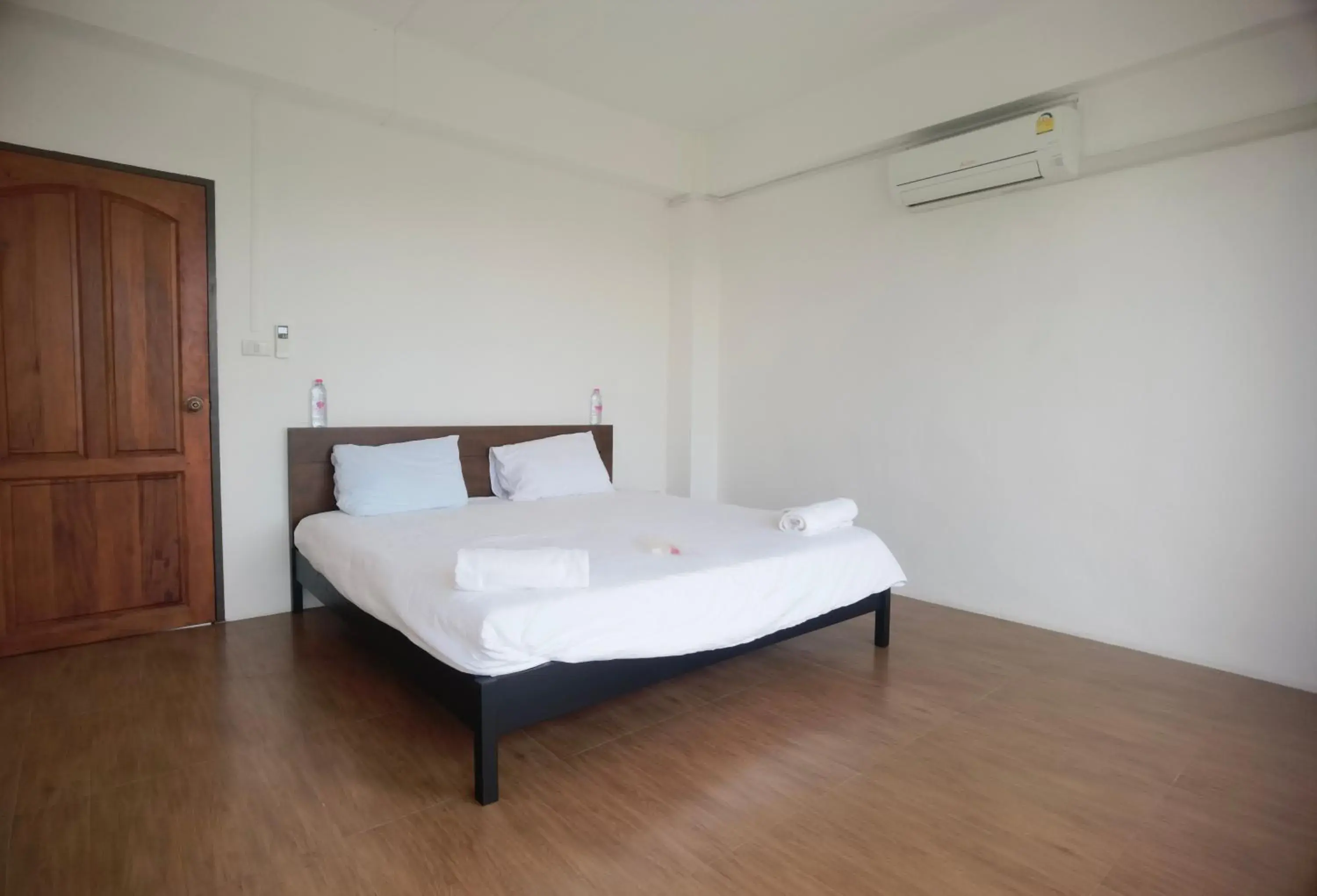 Double Room with Private External Bathroom in 115 Townhouse Double Room with Private External Bathroom in 115 Townhouse