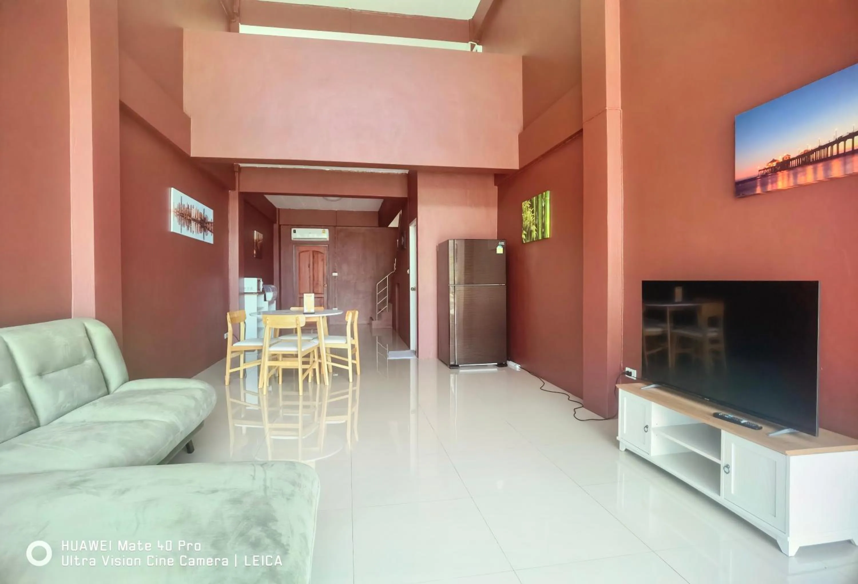 TV and multimedia in 115 Townhouse