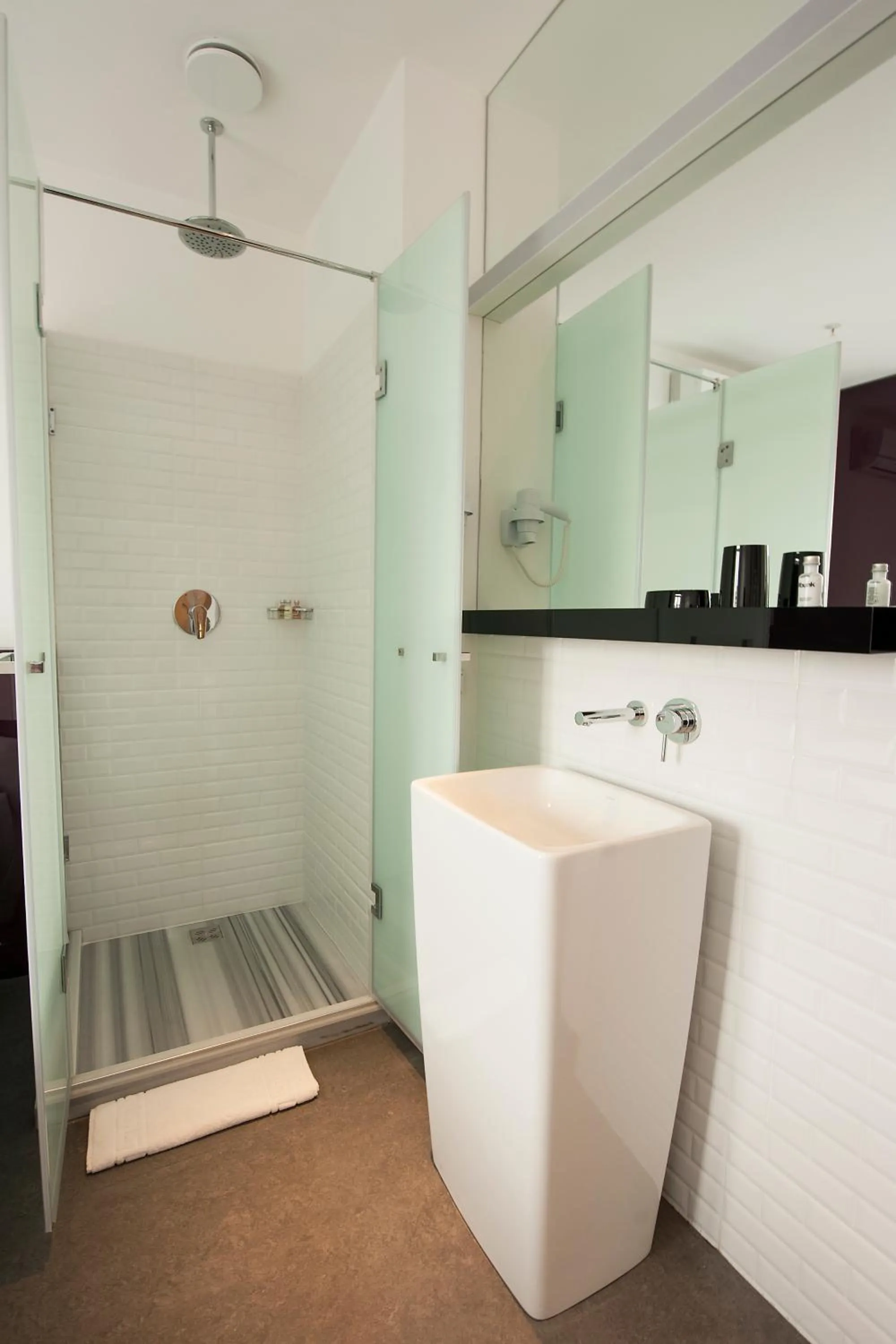 Shower in The Central House Istanbul Taksim