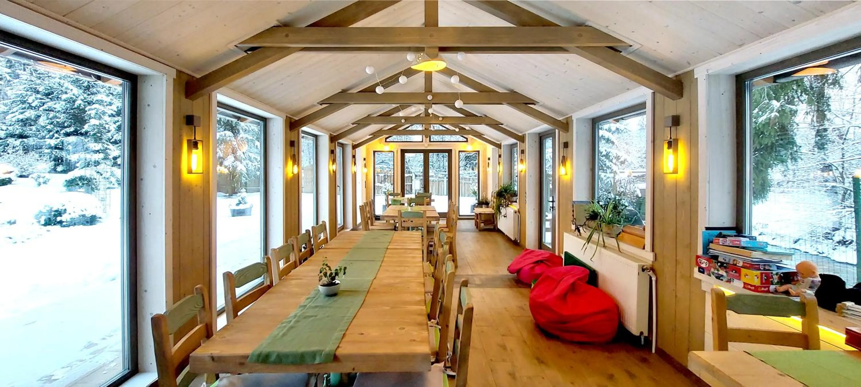 Restaurant/places to eat in Vidra Park