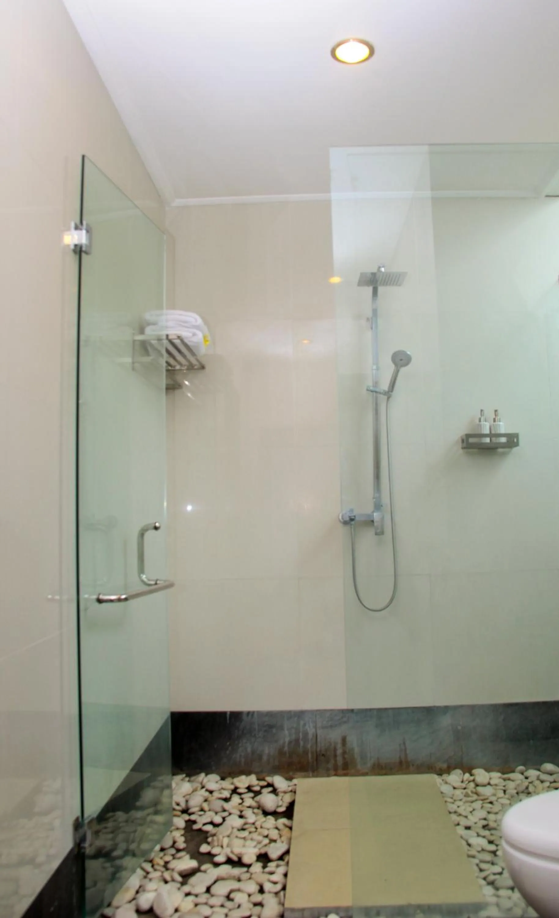 Bathroom in Delu Villas & Suite