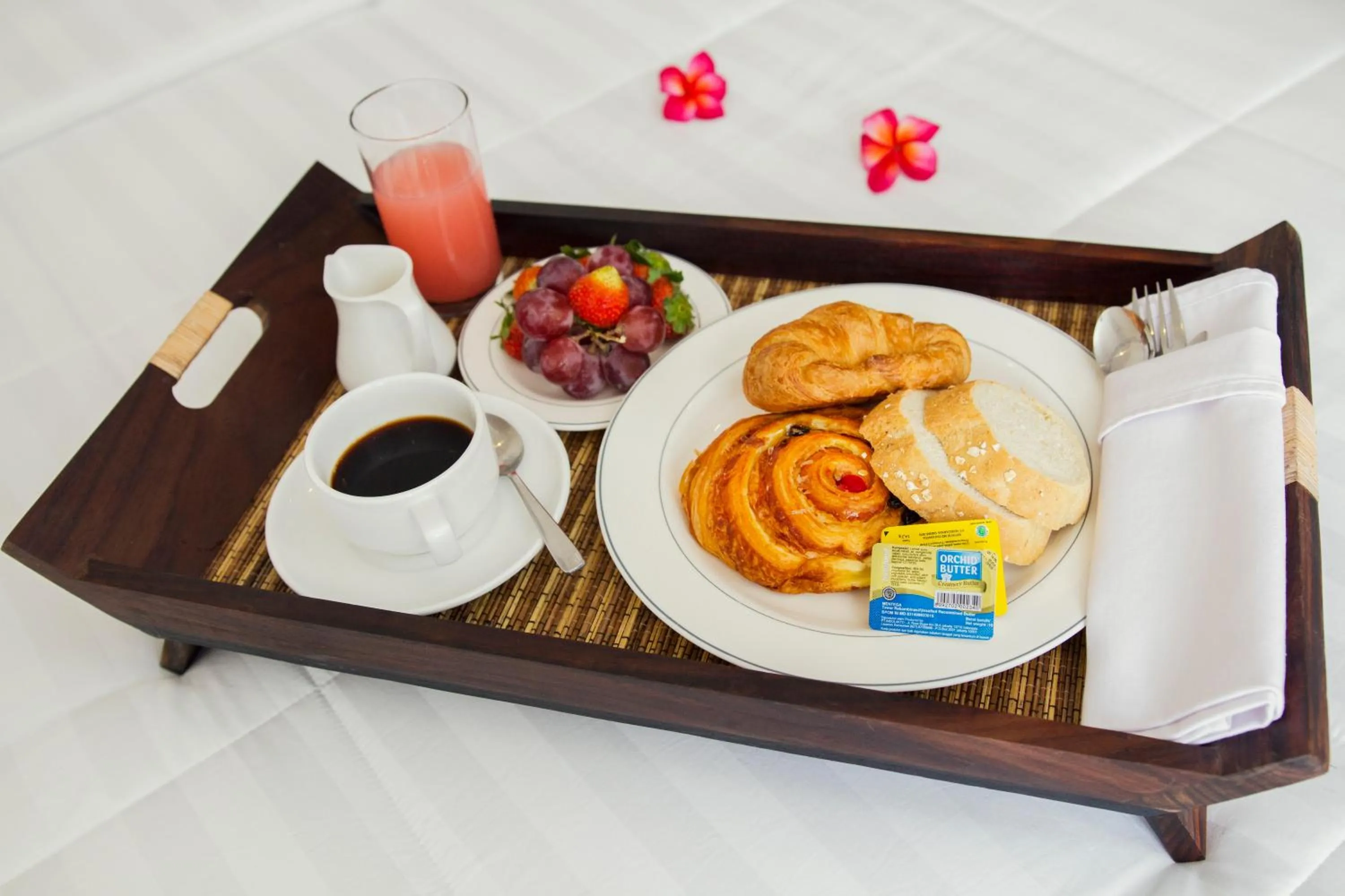 Food in Delu Villas & Suite