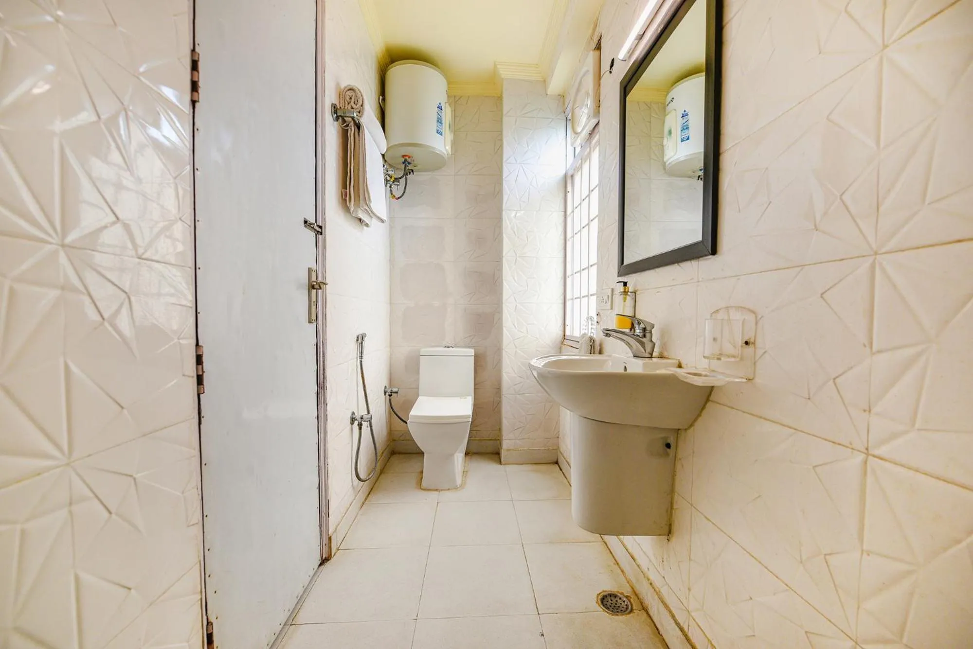 Bathroom in FabHotel Ishtara Auberge - Nr Yashobhoomi Convention Centre