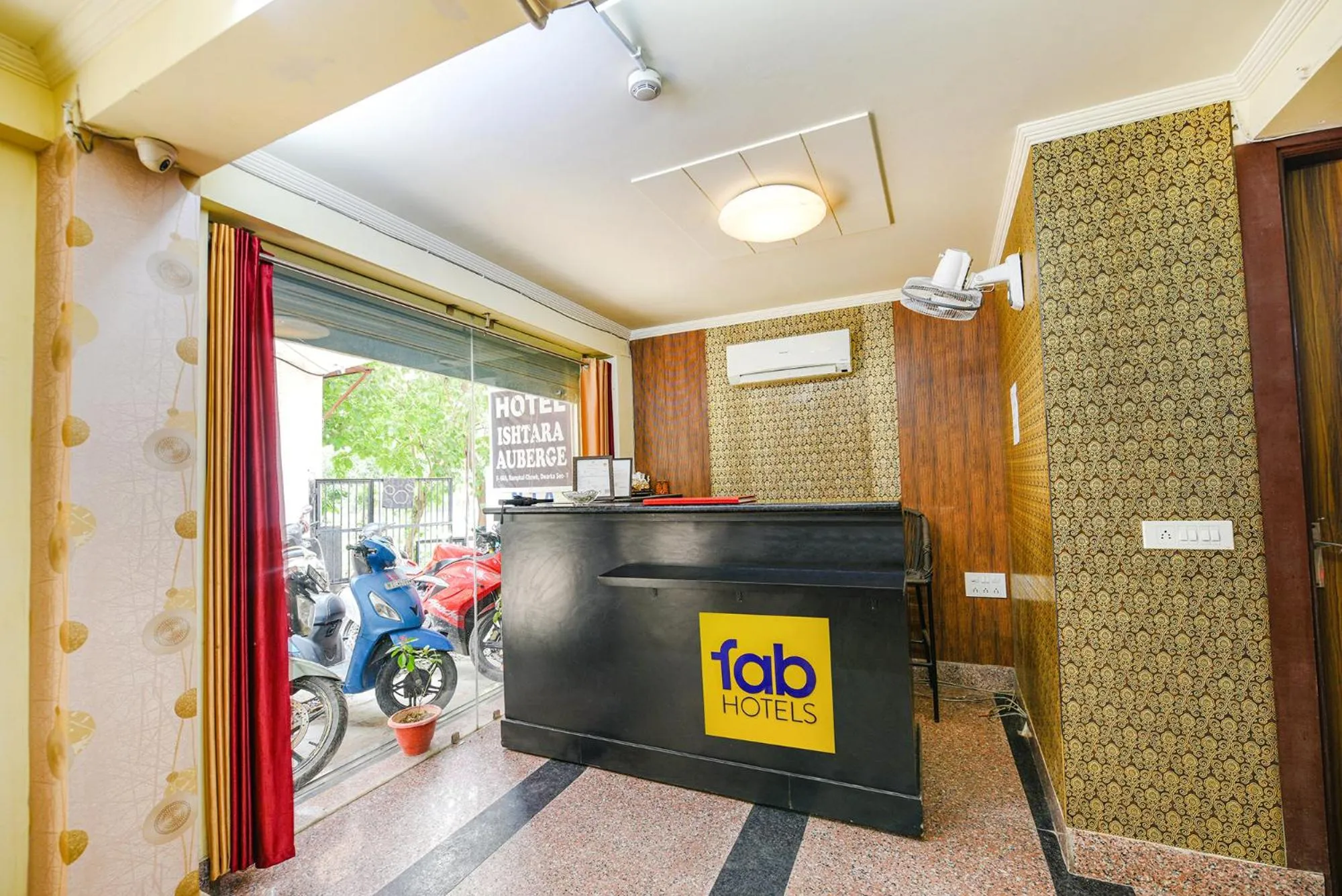Lobby or reception in FabHotel Ishtara Auberge - Nr Yashobhoomi Convention Centre