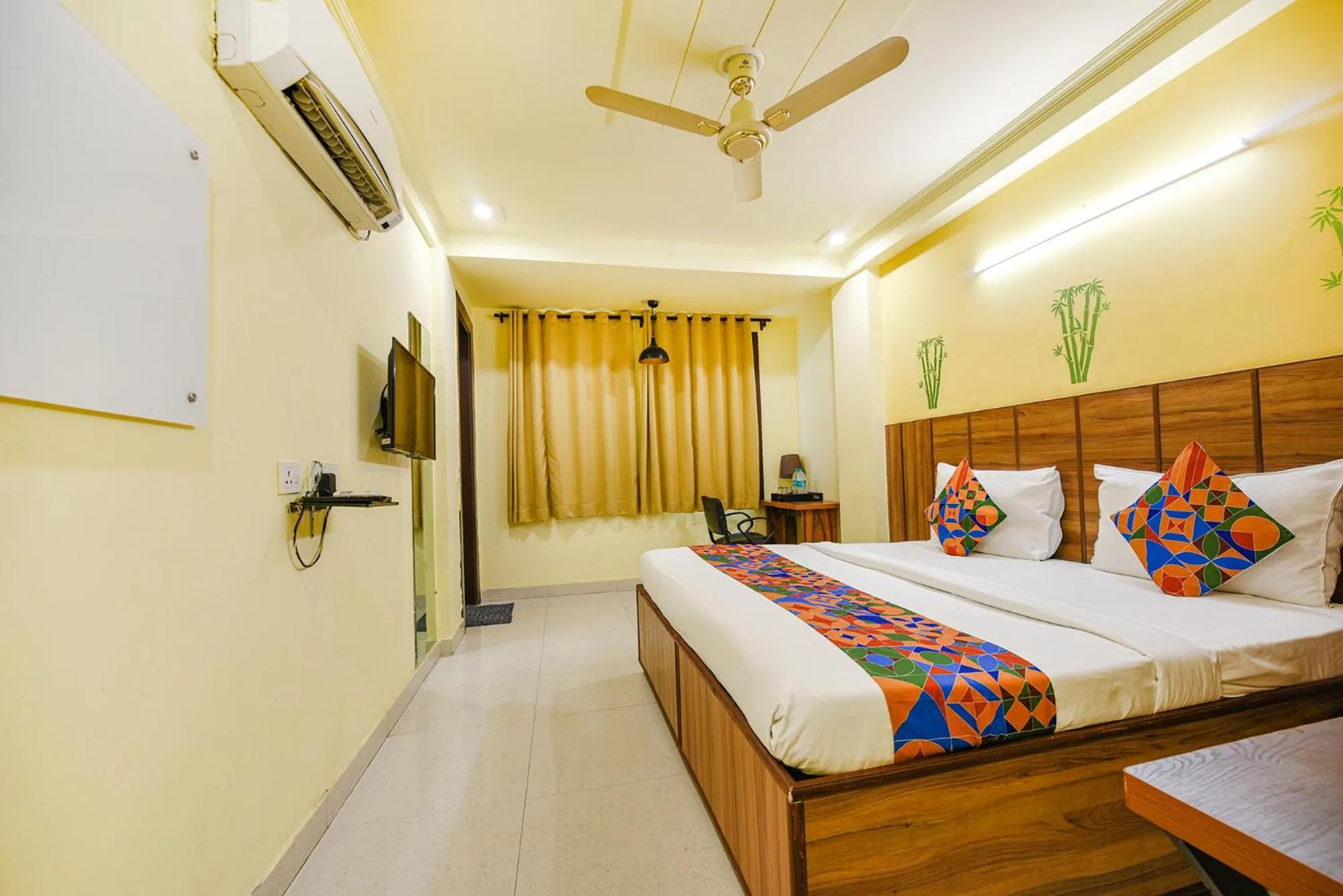 Bed in FabHotel Ishtara Auberge - Nr Yashobhoomi Convention Centre