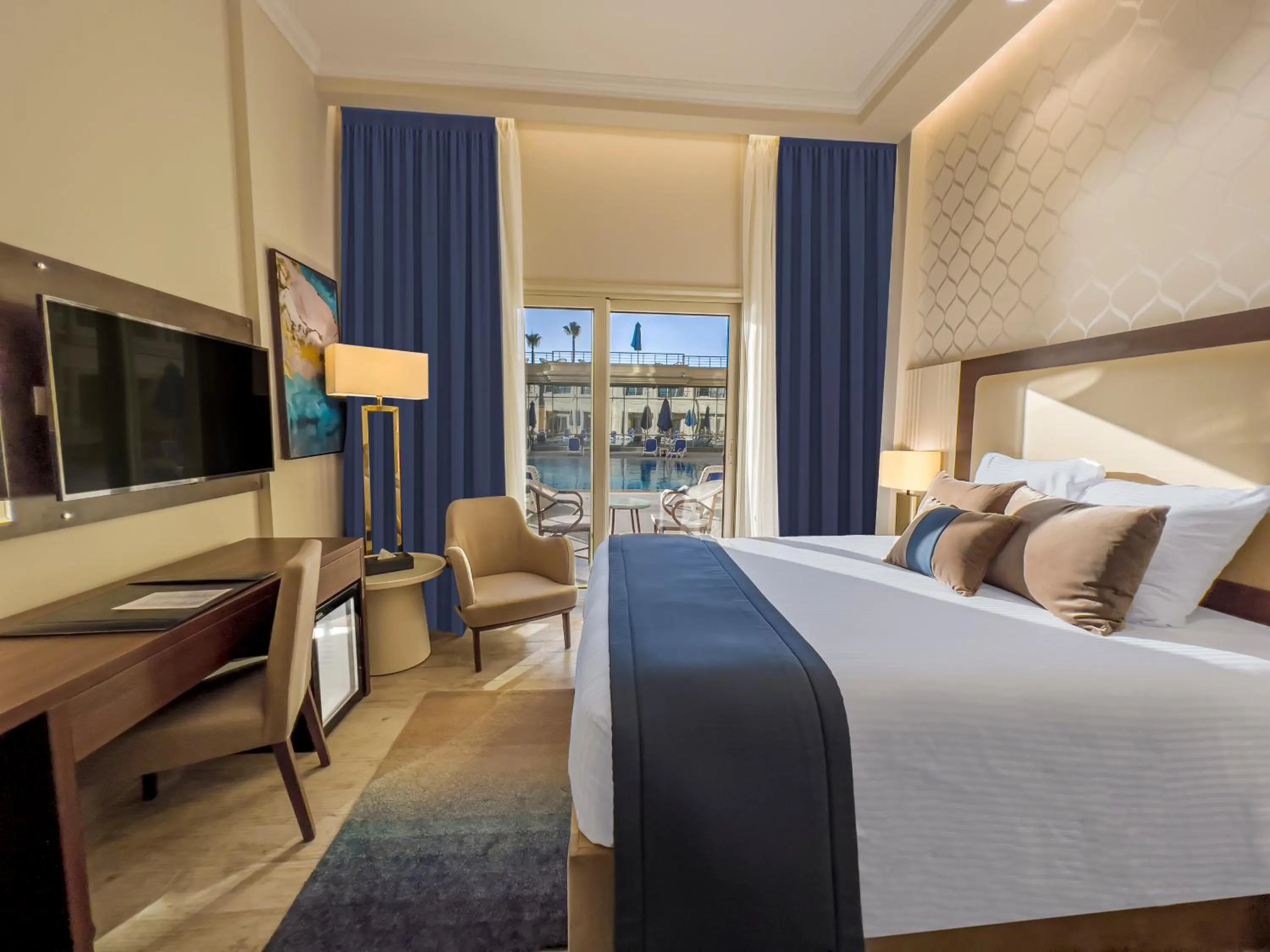 Photo of the whole room, Bed in Helnan Mamoura Hotel & Events Center