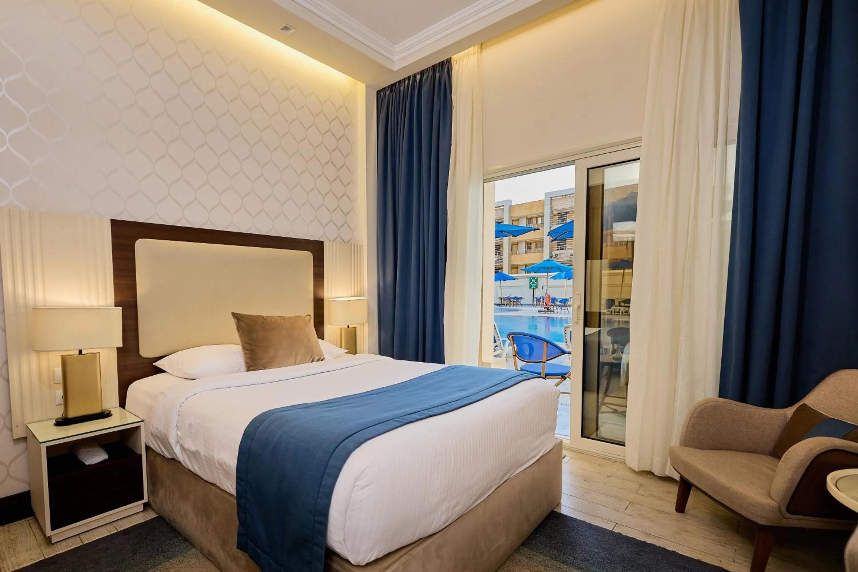 Bed in Helnan Mamoura Hotel & Events Center