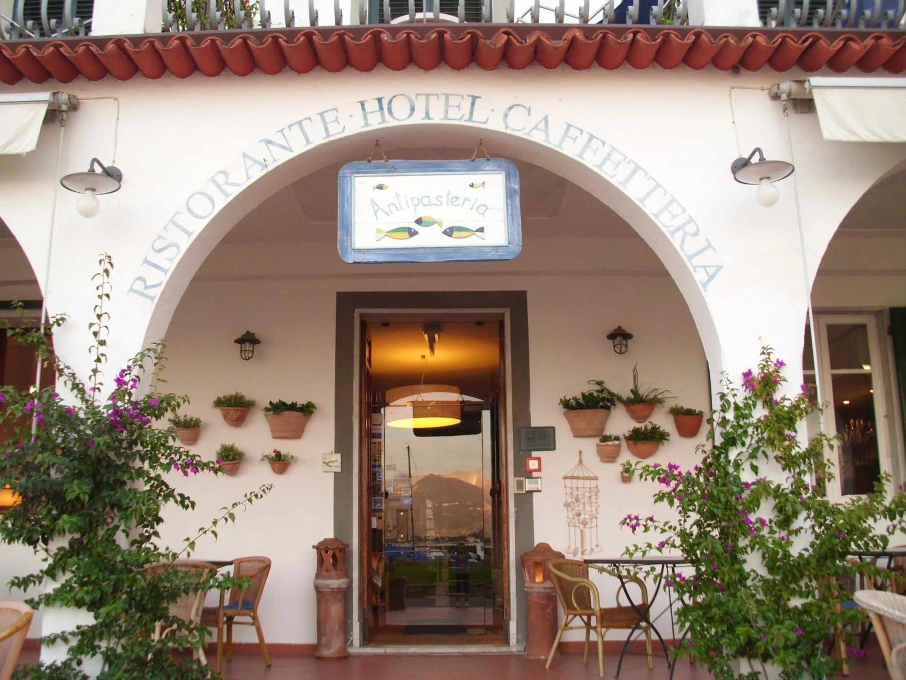 Facade/entrance in Hotel Sette Archi
