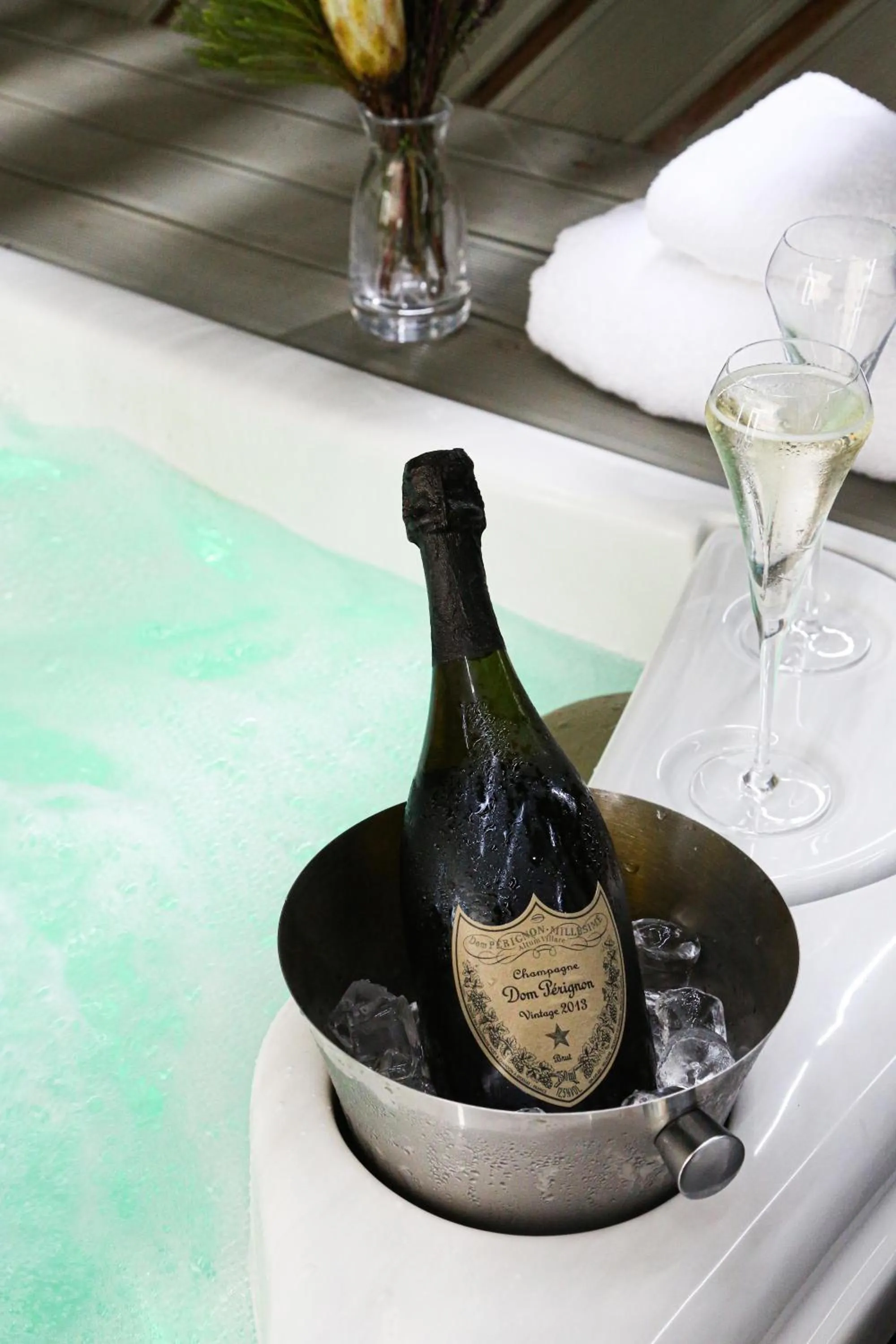 Hot Tub in The Charlton Arms