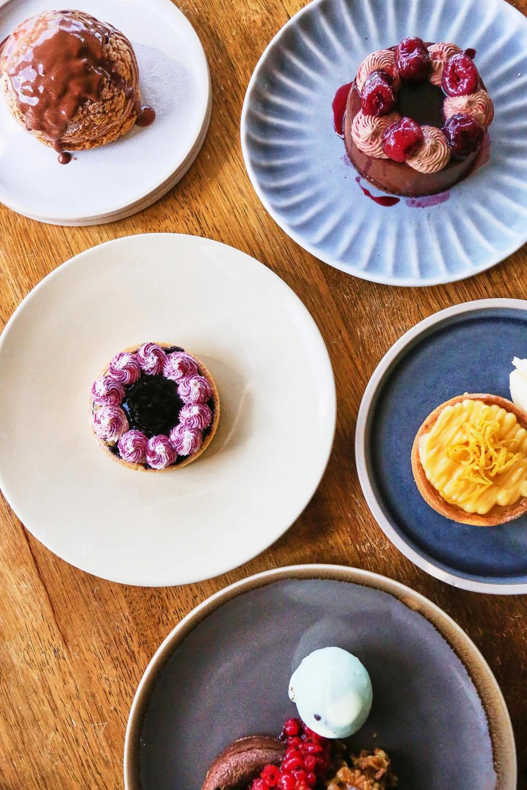 Restaurant/places to eat in The Charlton Arms