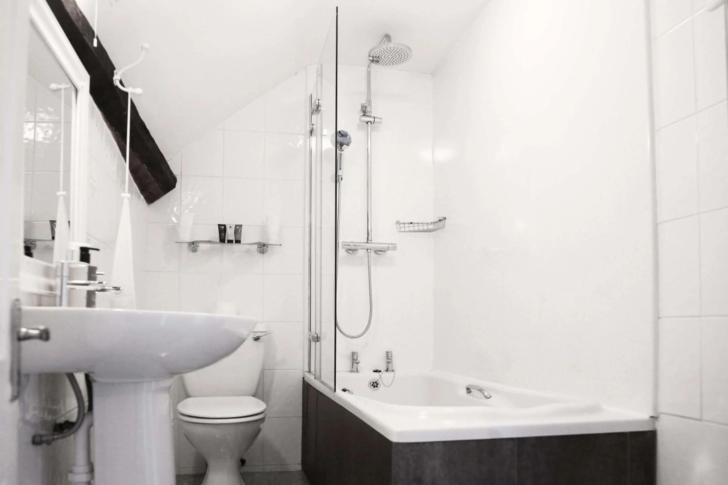 Bathroom in The Charlton Arms