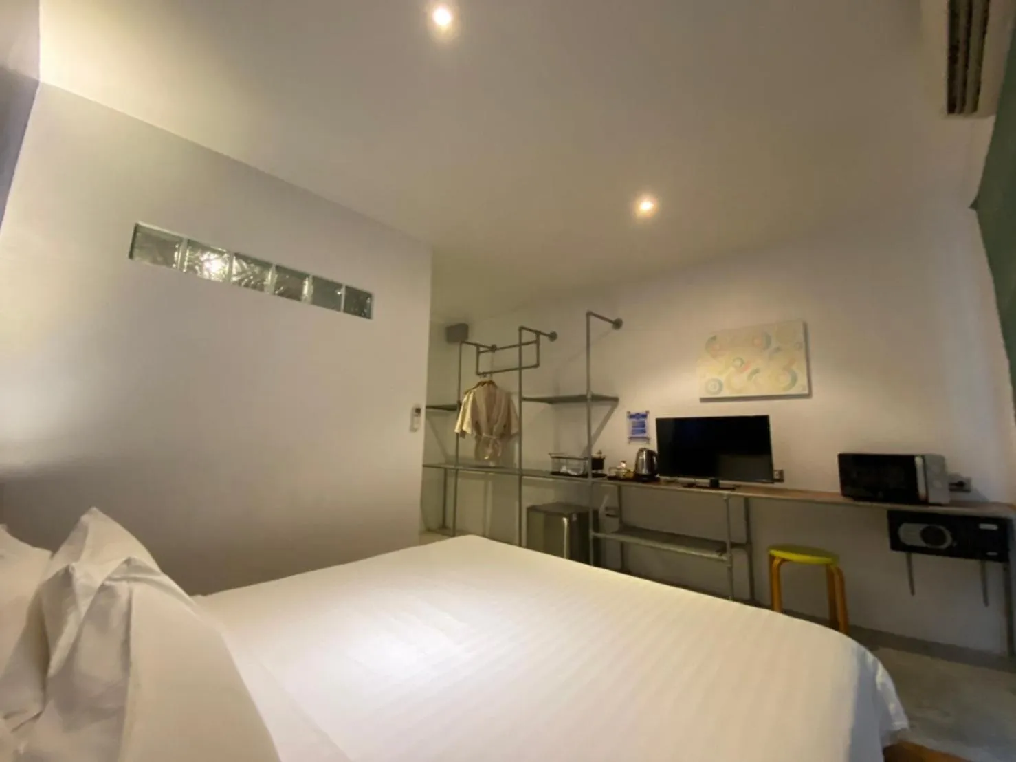 Bed in TATATA Koh Tao