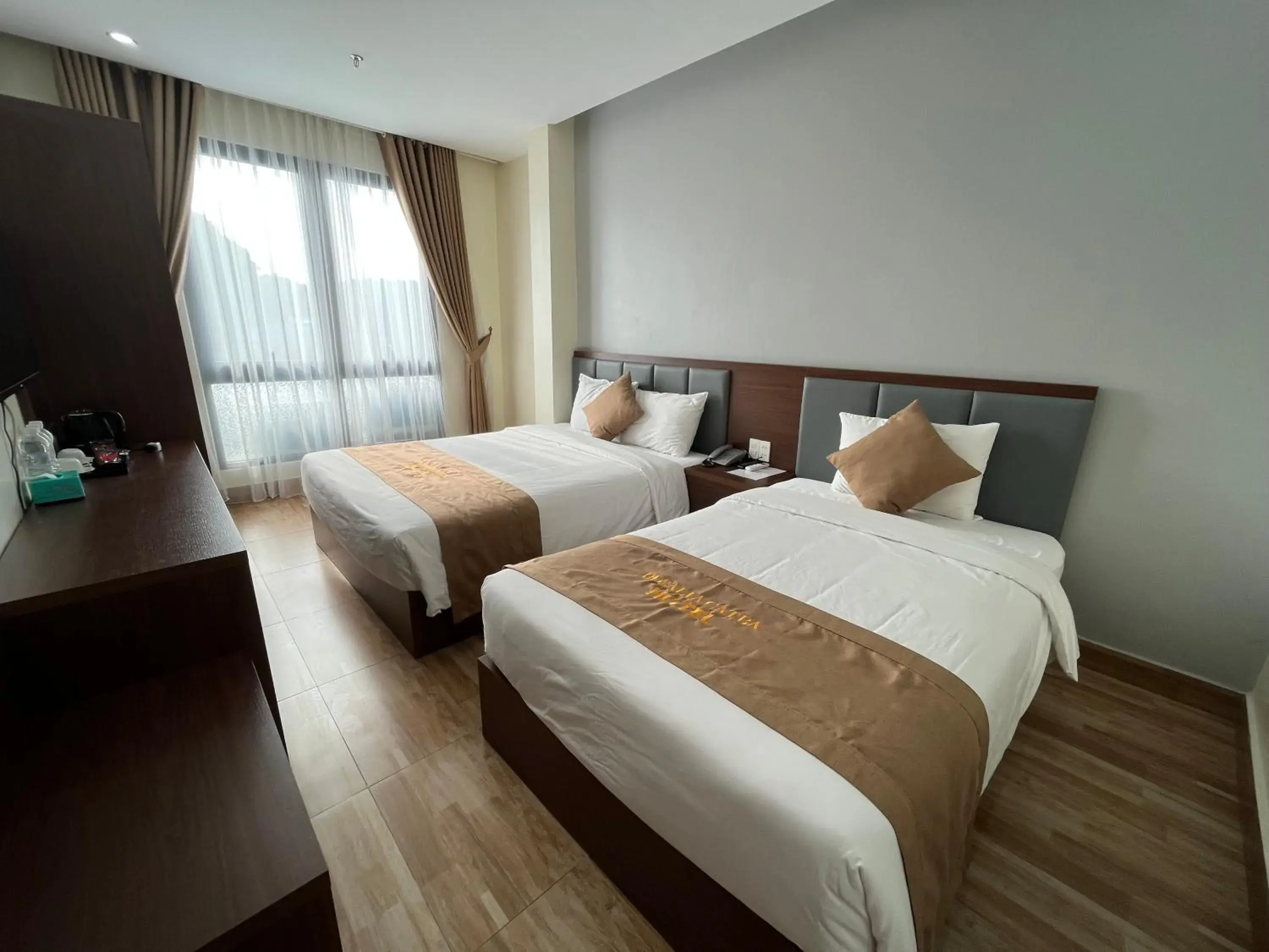 Deluxe Triple Room with Sea View in CAT BA ROSALIA HOTEL Deluxe Triple Room with Sea View in CAT BA ROSALIA HOTEL