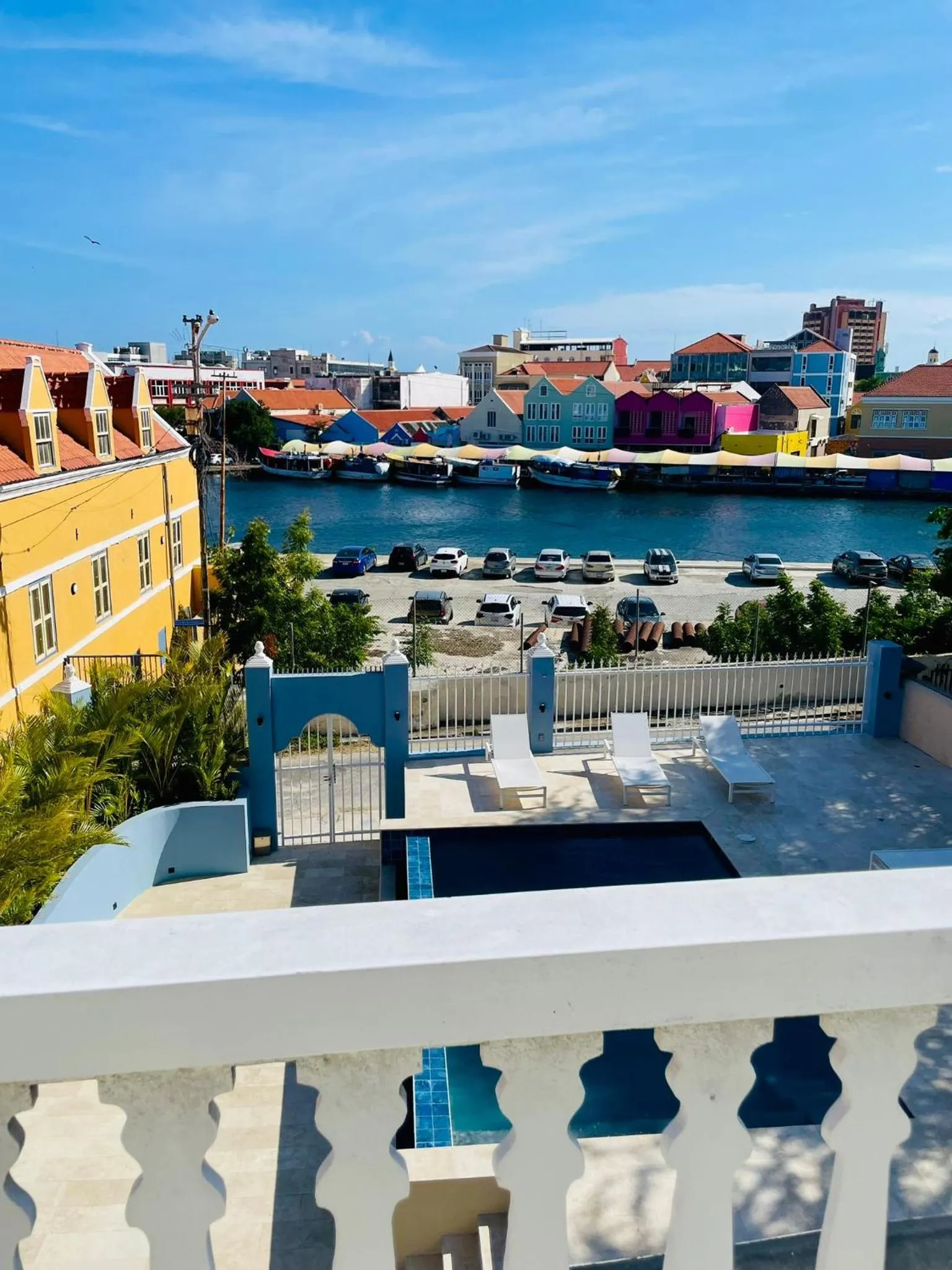 Property building in Atelier Skalo Boutique Hotel