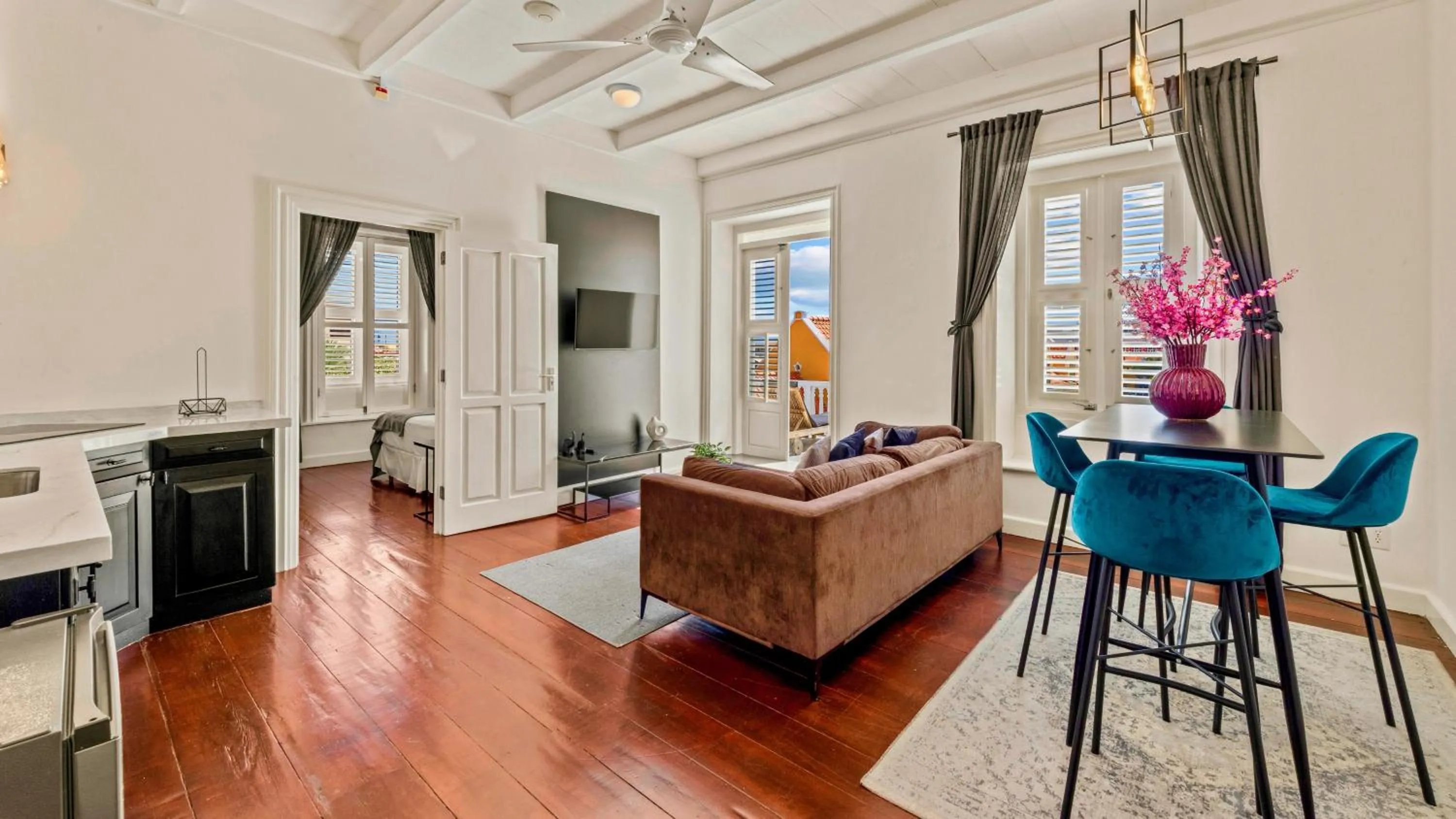 Kitchen or kitchenette in Atelier Skalo Boutique Hotel