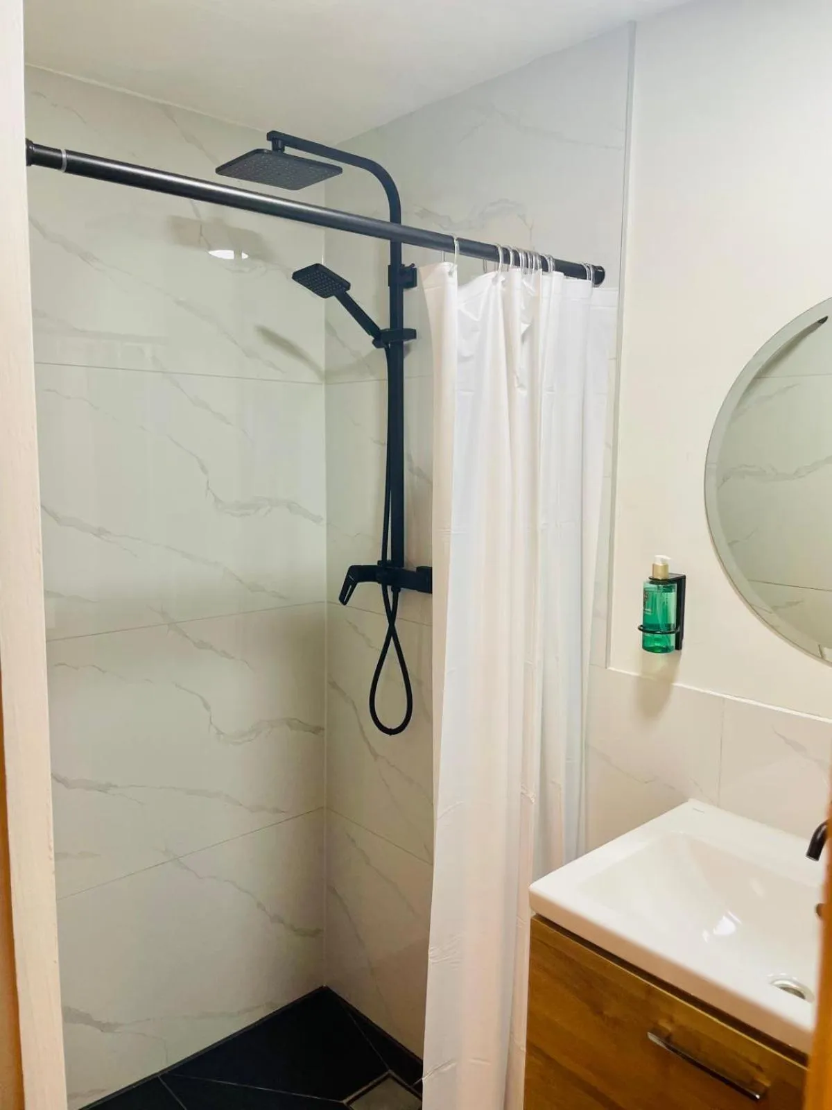 Shower in Atelier Skalo Boutique Hotel