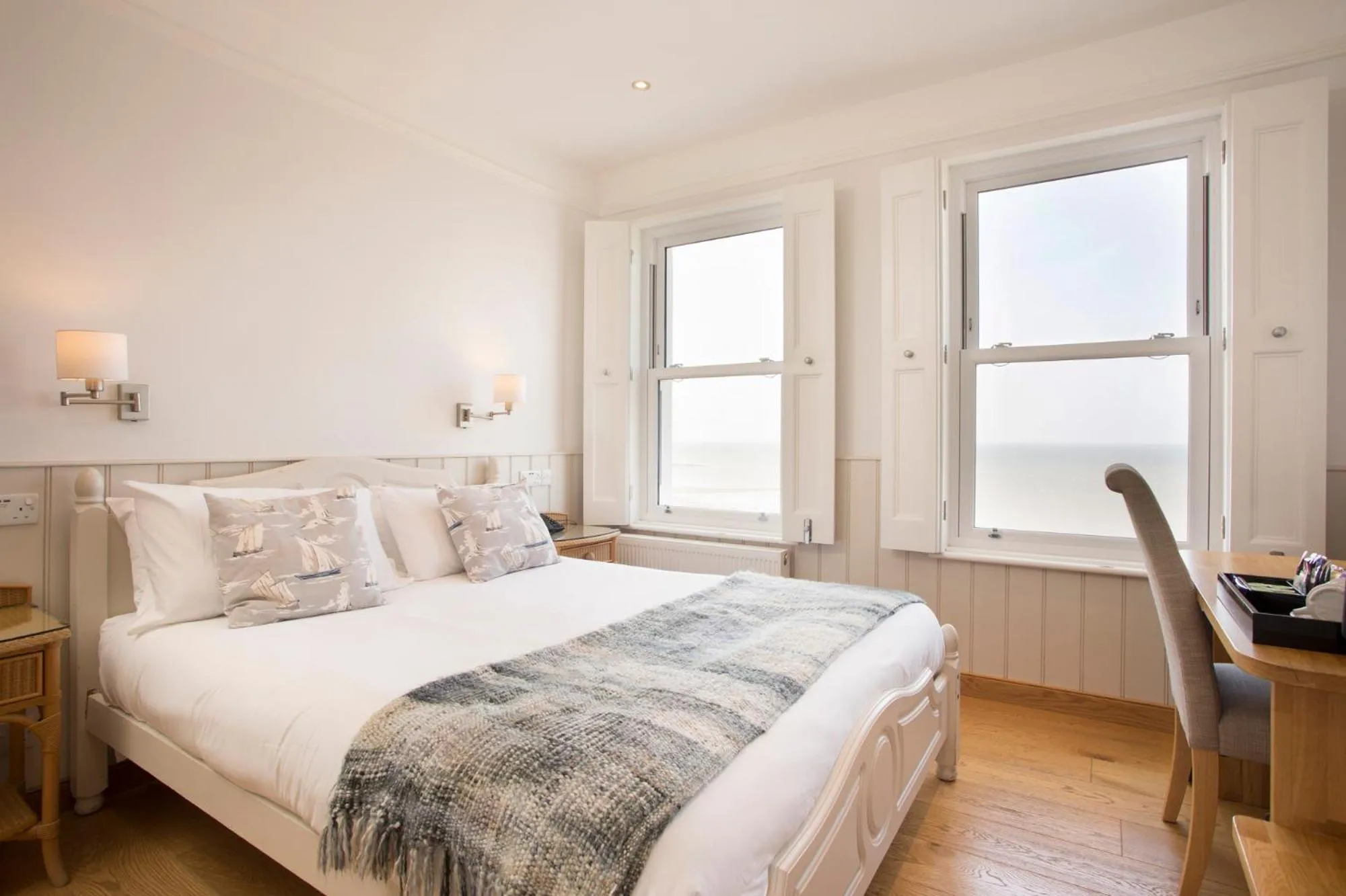 Bed in Hotel Continental