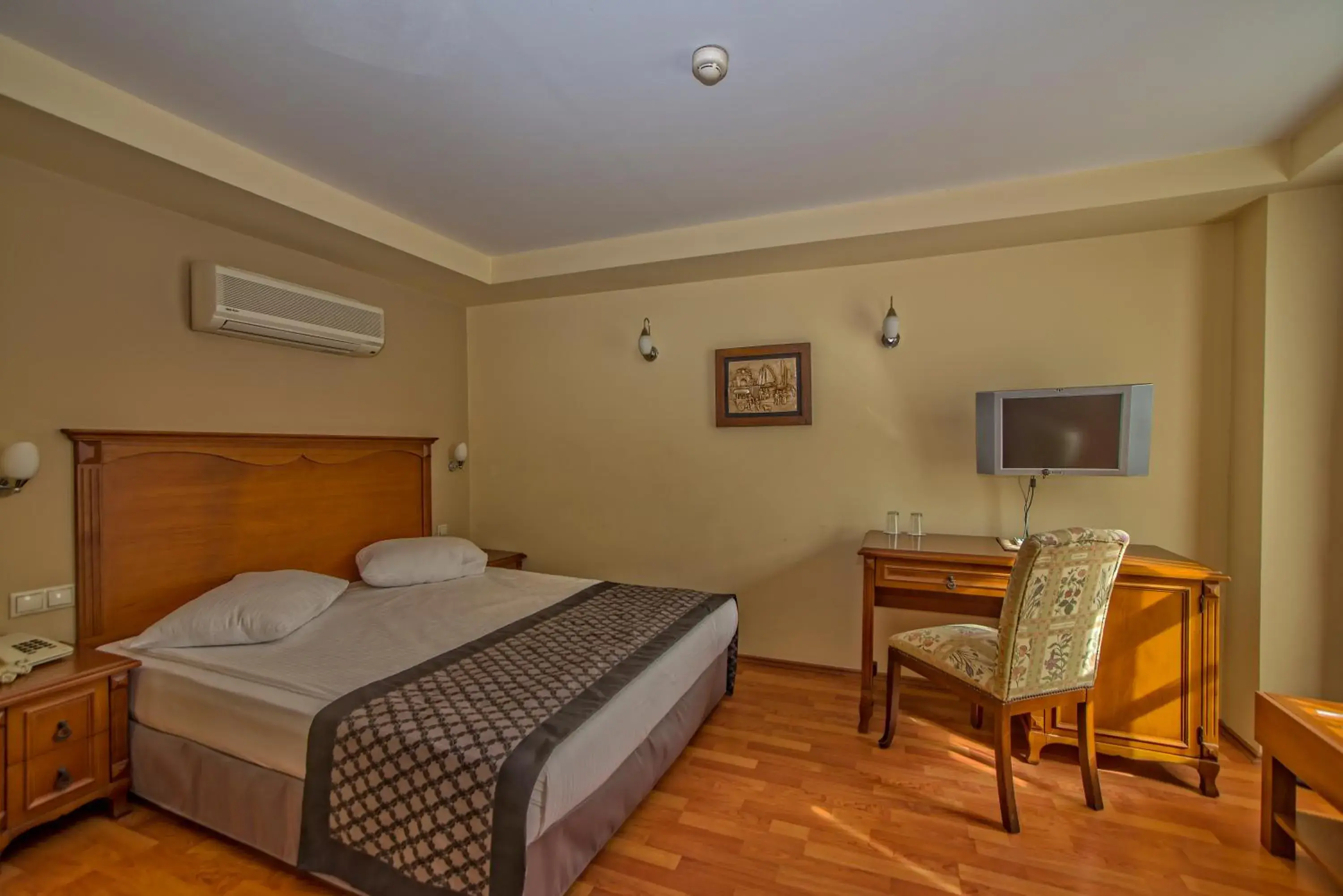 Standard Deluxe Double or Twin Room in Argos Hotel Standard Deluxe Double or Twin Room in Argos Hotel