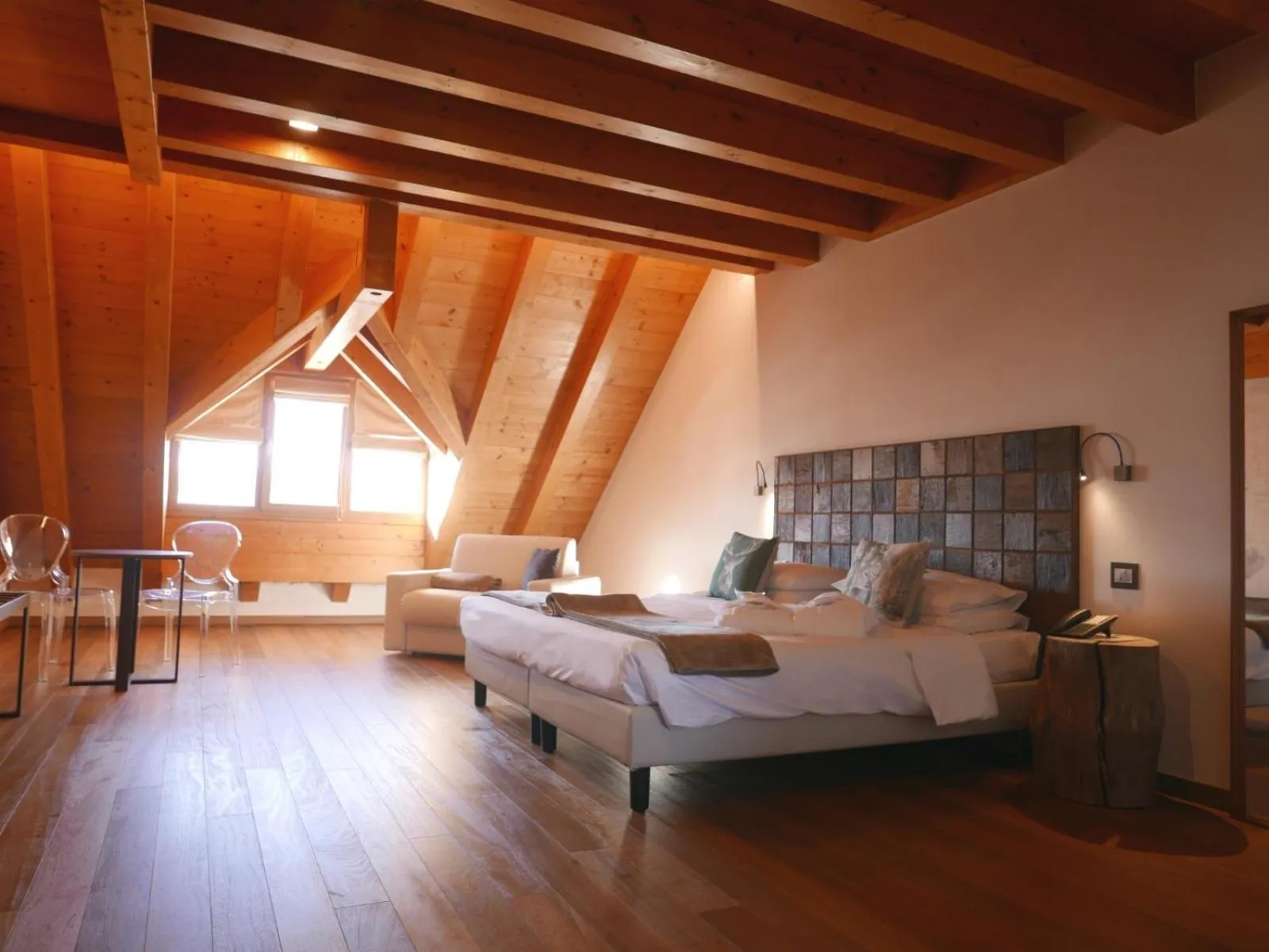 Bed in Hotel Paradiso