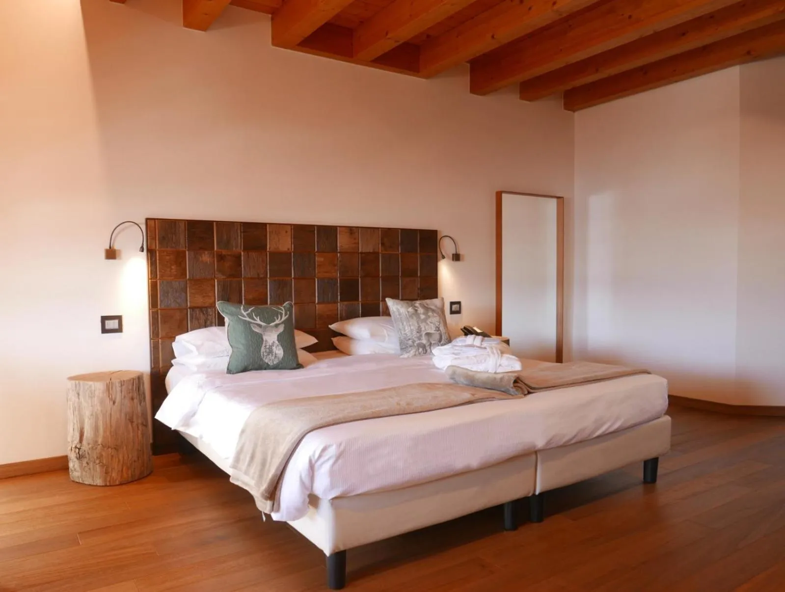 Bed in Hotel Paradiso