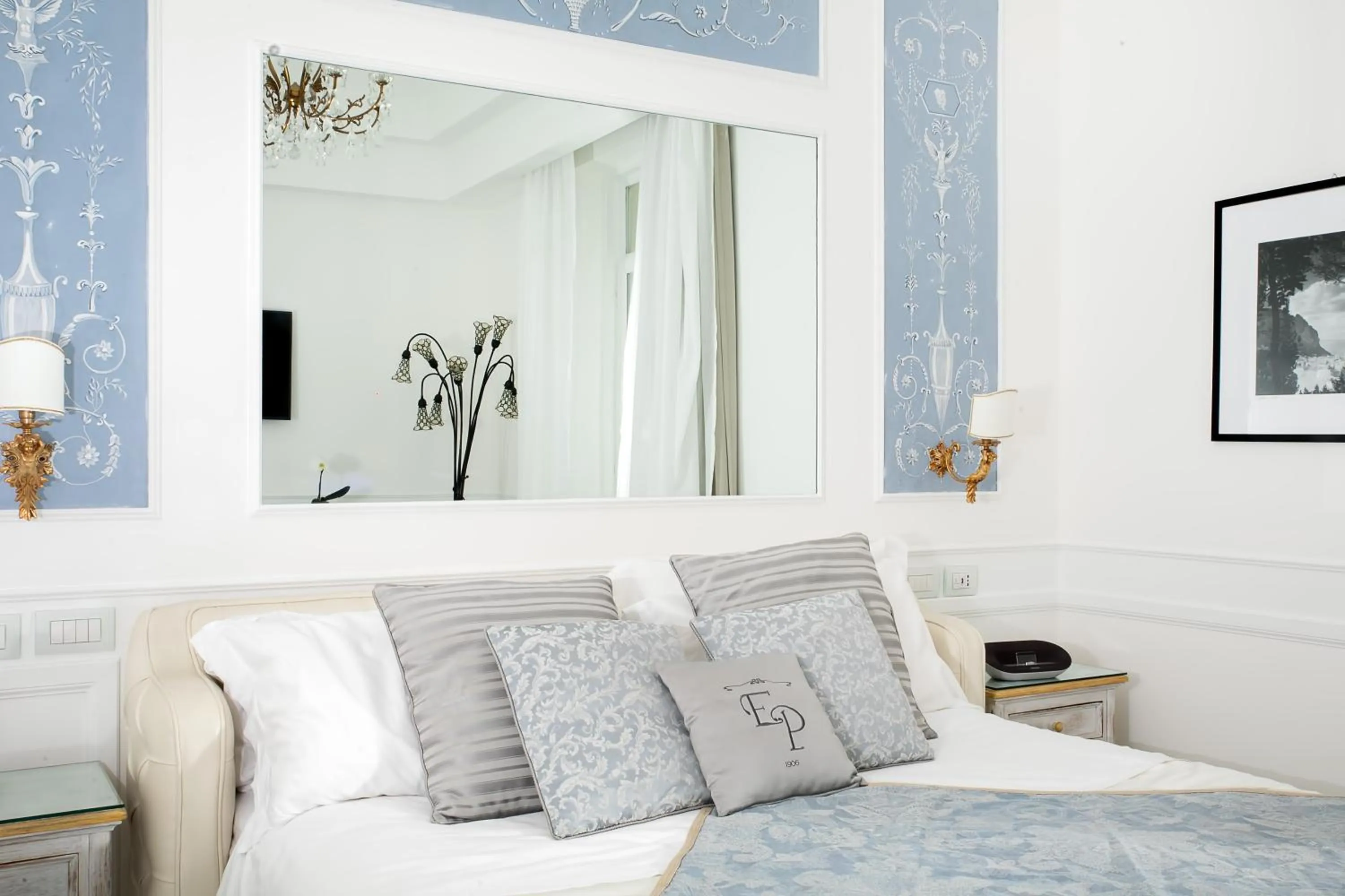 Bed in Luxury Villa Excelsior Parco