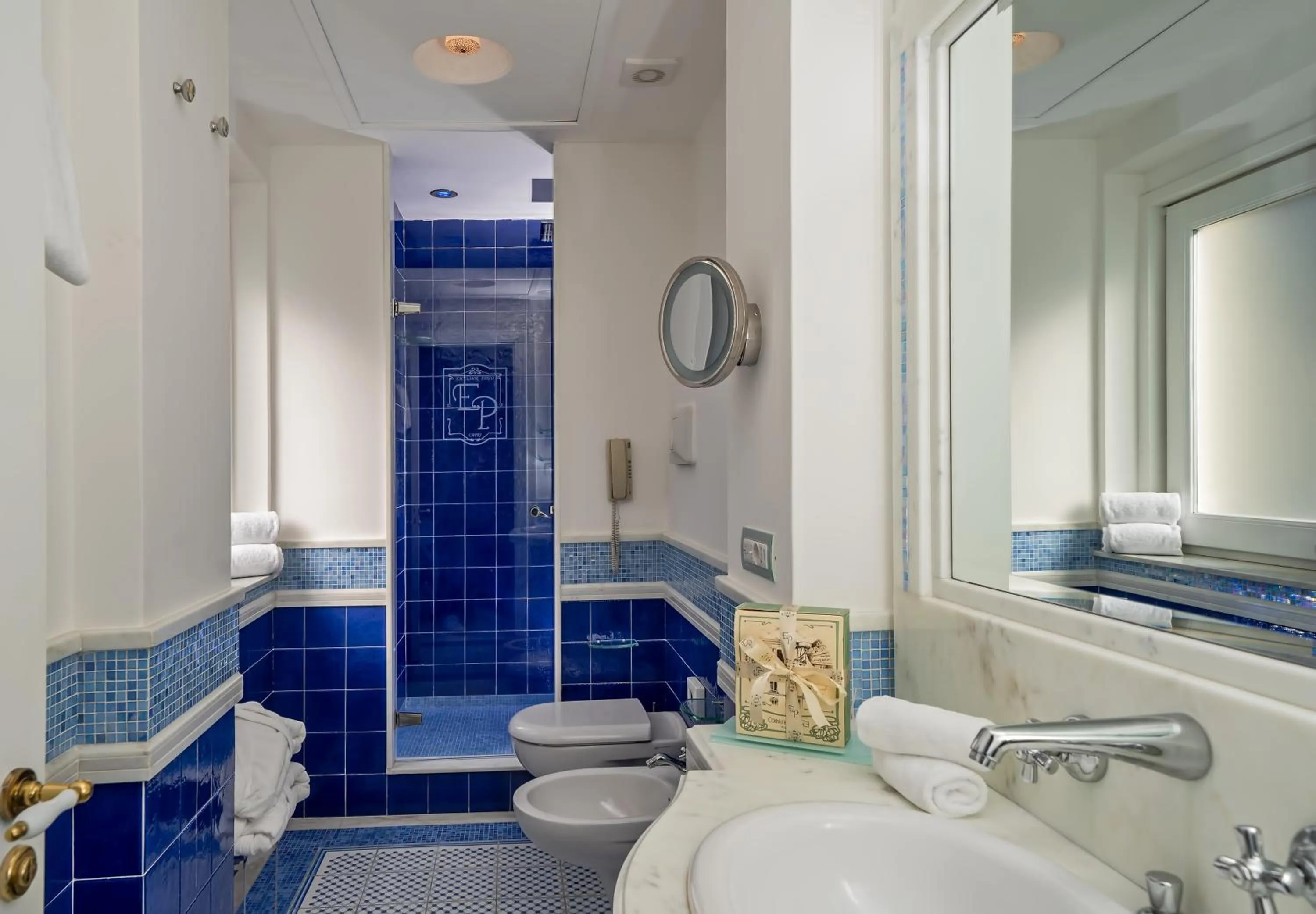 Shower in Luxury Villa Excelsior Parco