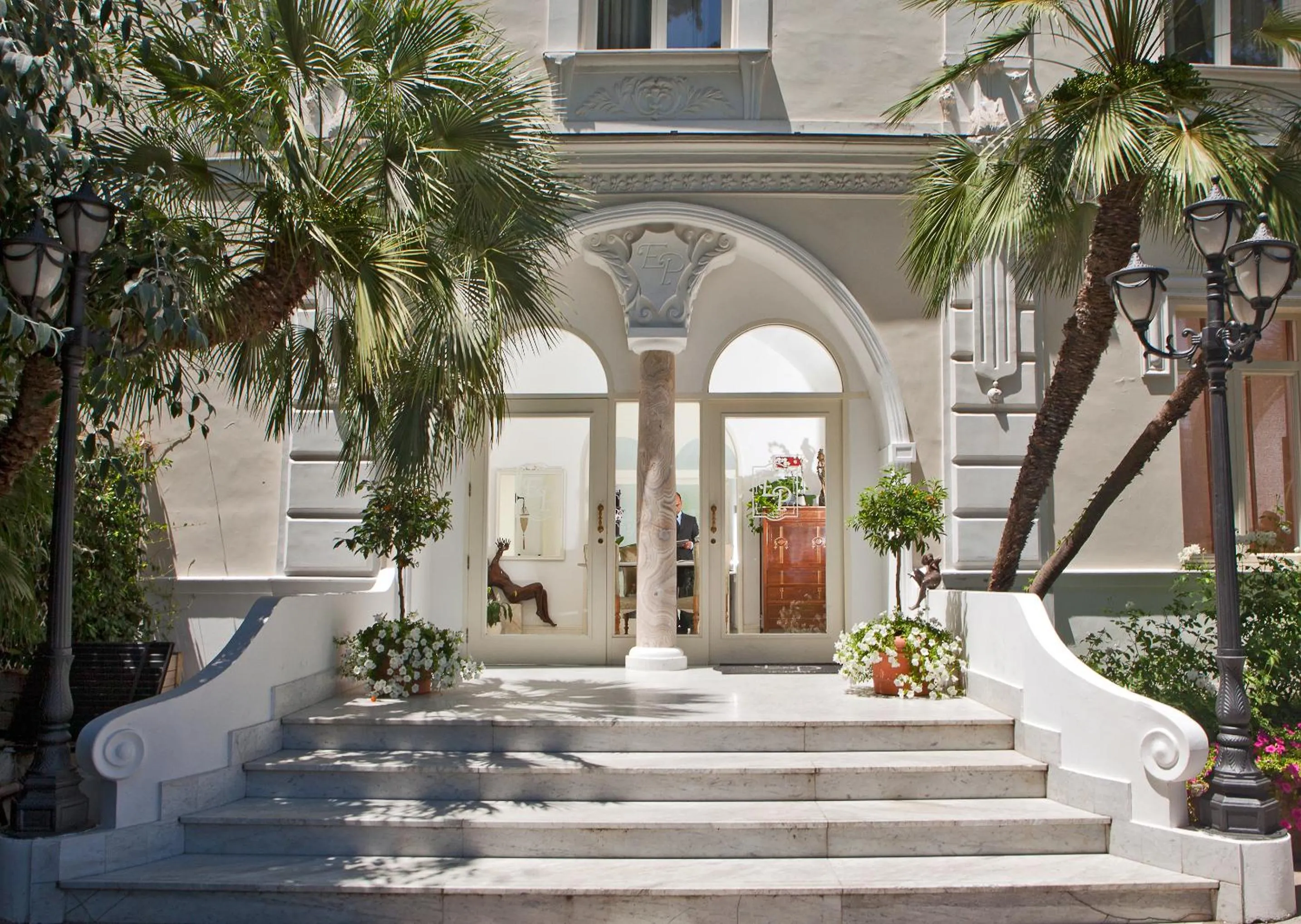 Facade/entrance in Luxury Villa Excelsior Parco