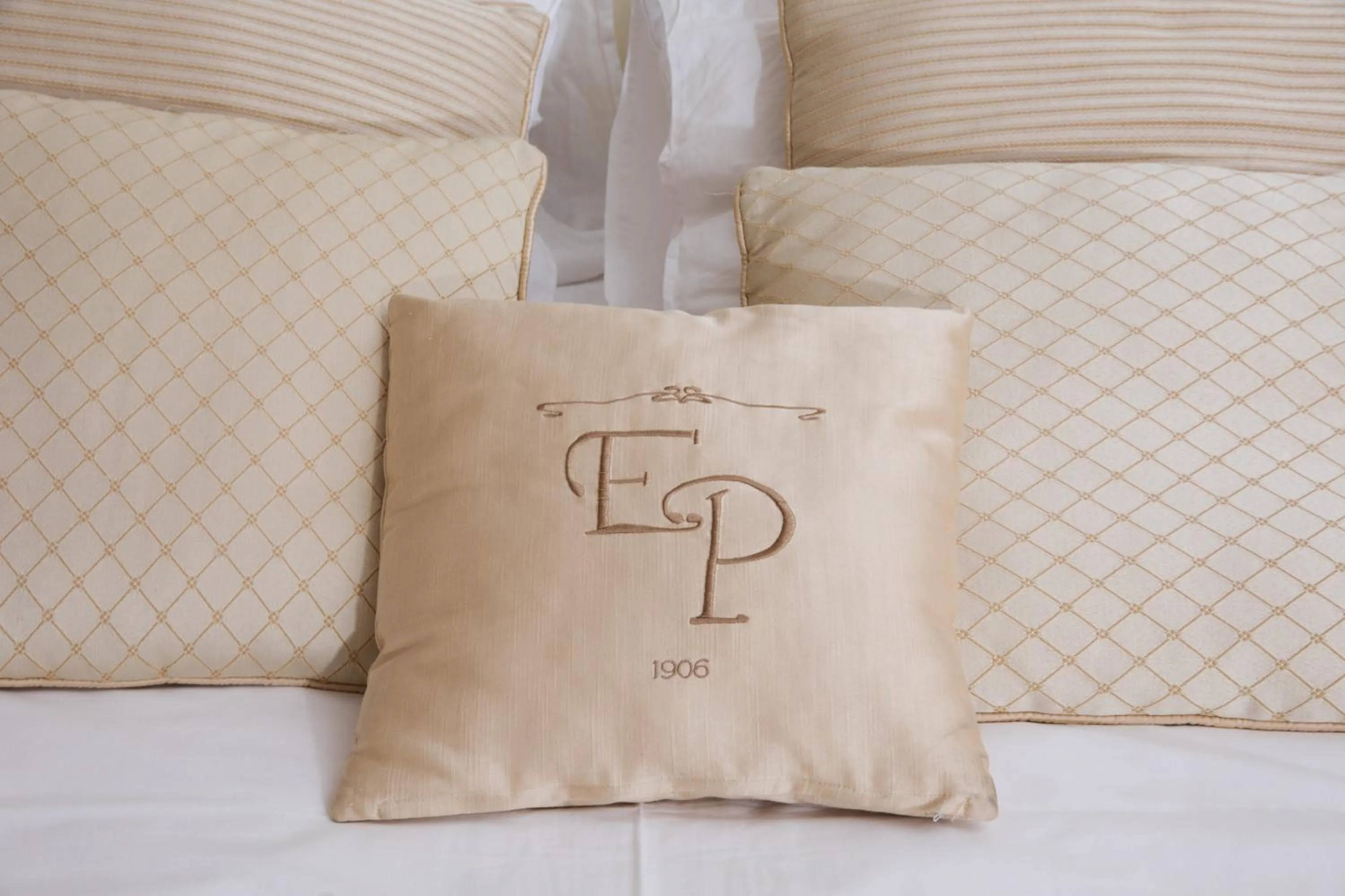 Bed in Luxury Villa Excelsior Parco