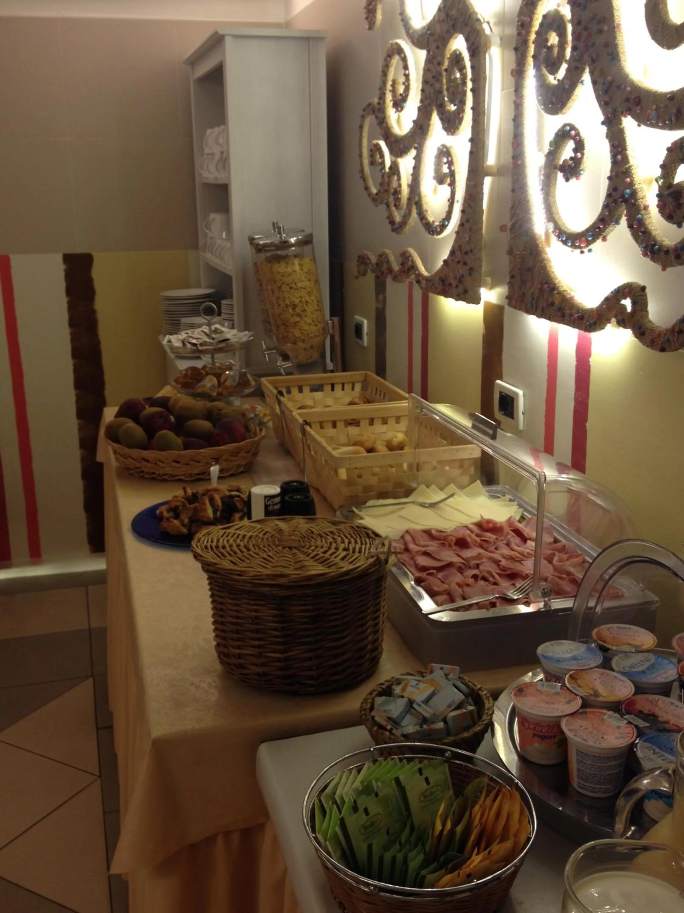 Breakfast in Hotel Atlanta Augustus